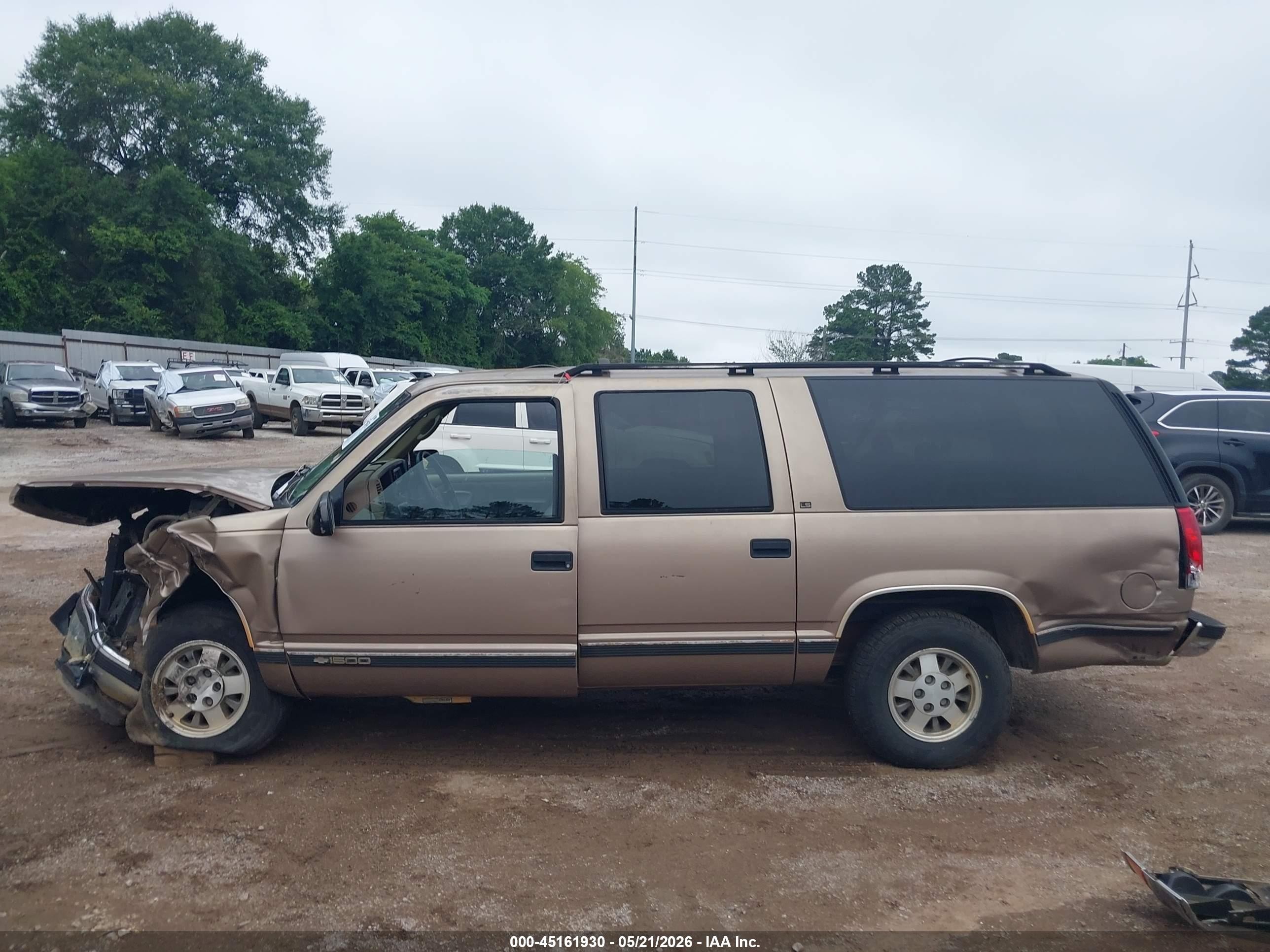 1995 Chevrolet Suburban C1500 Tan vin: 1GNEC16K3SJ301281