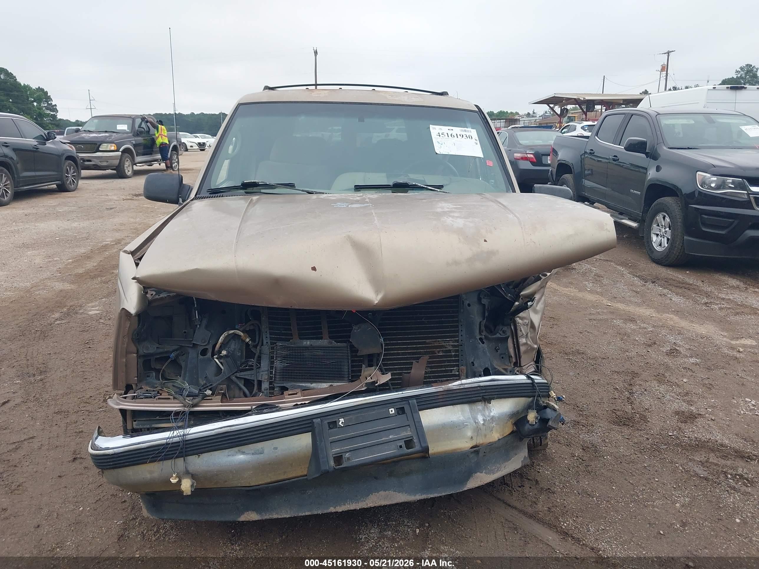 1995 Chevrolet Suburban C1500 Tan vin: 1GNEC16K3SJ301281