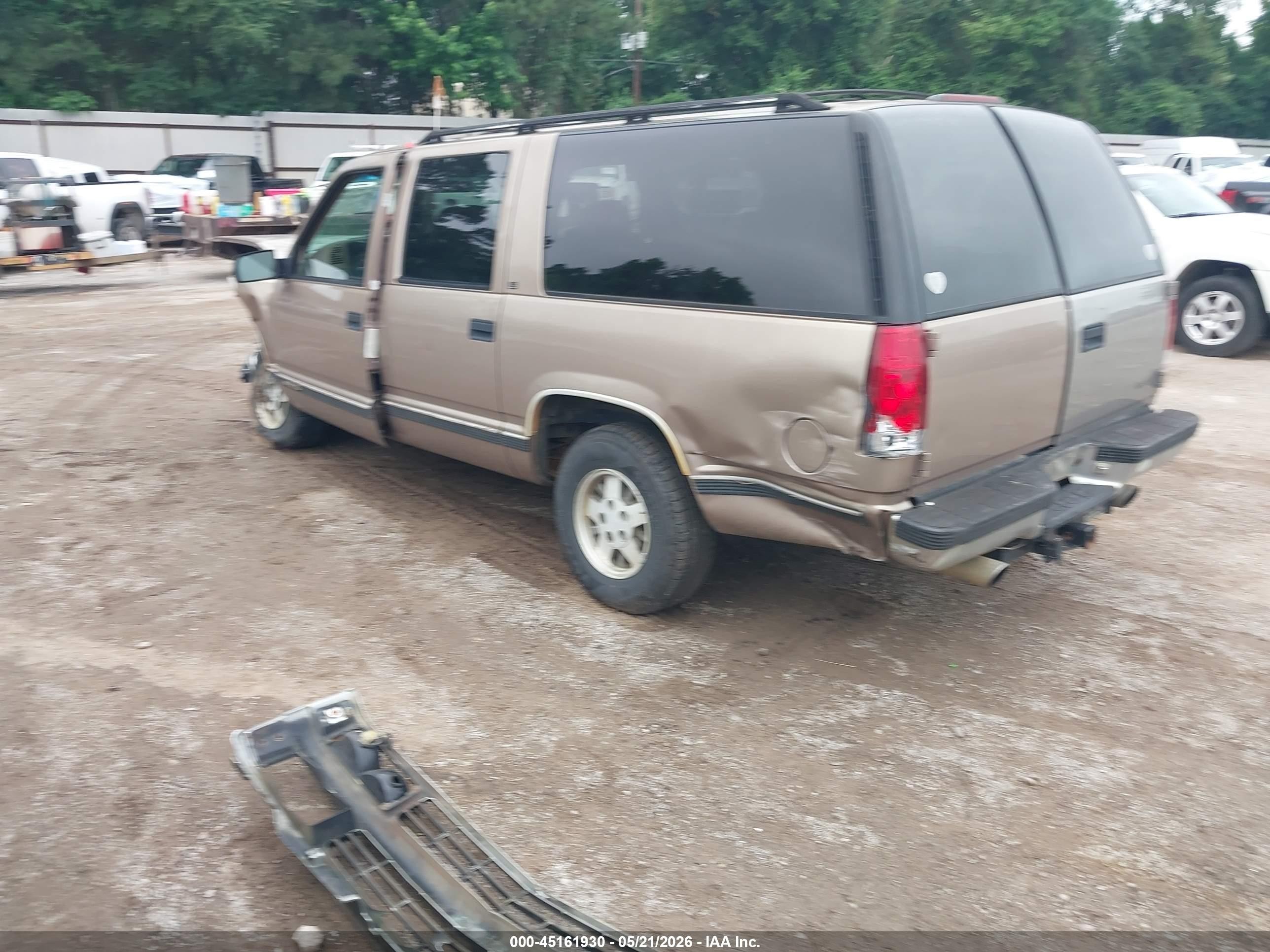 1995 Chevrolet Suburban C1500 Tan vin: 1GNEC16K3SJ301281