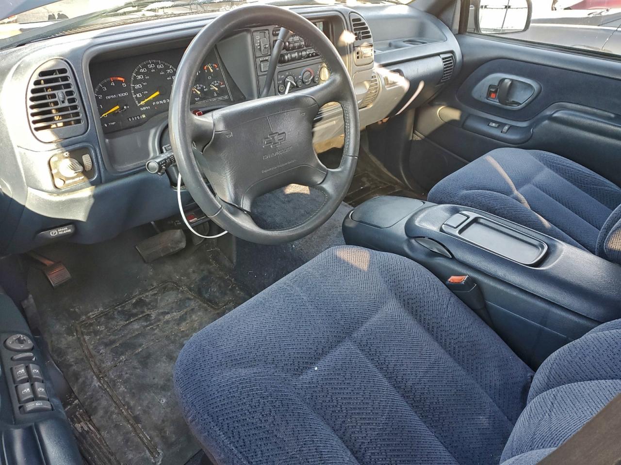 1995 Chevrolet Suburban C1500 Blue vin: 1GNEC16K3SJ326066