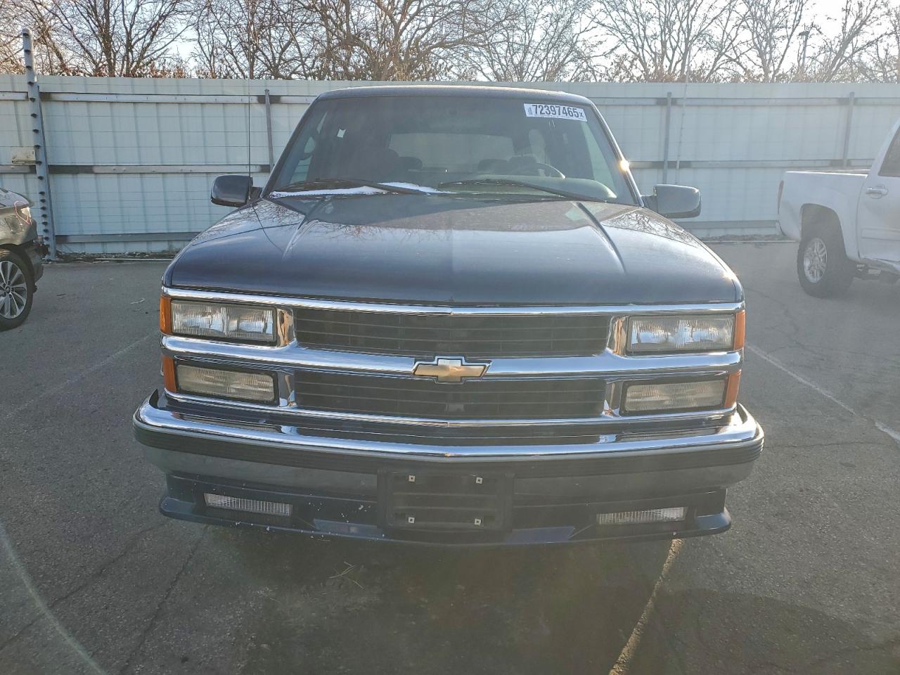 1995 Chevrolet Suburban C1500 Blue vin: 1GNEC16K3SJ326066
