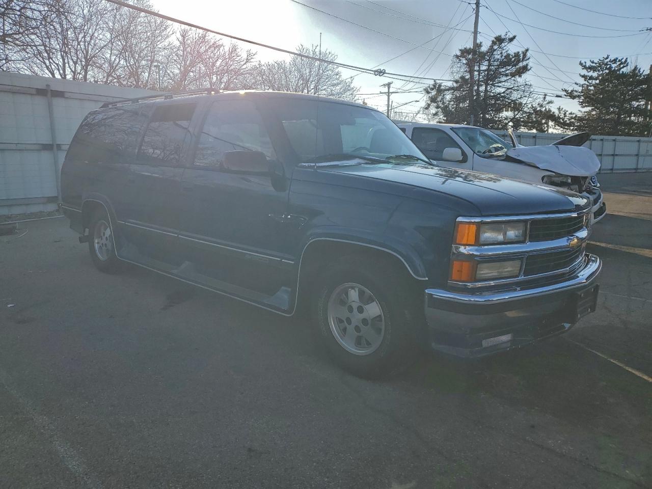 1995 Chevrolet Suburban C1500 Blue vin: 1GNEC16K3SJ326066