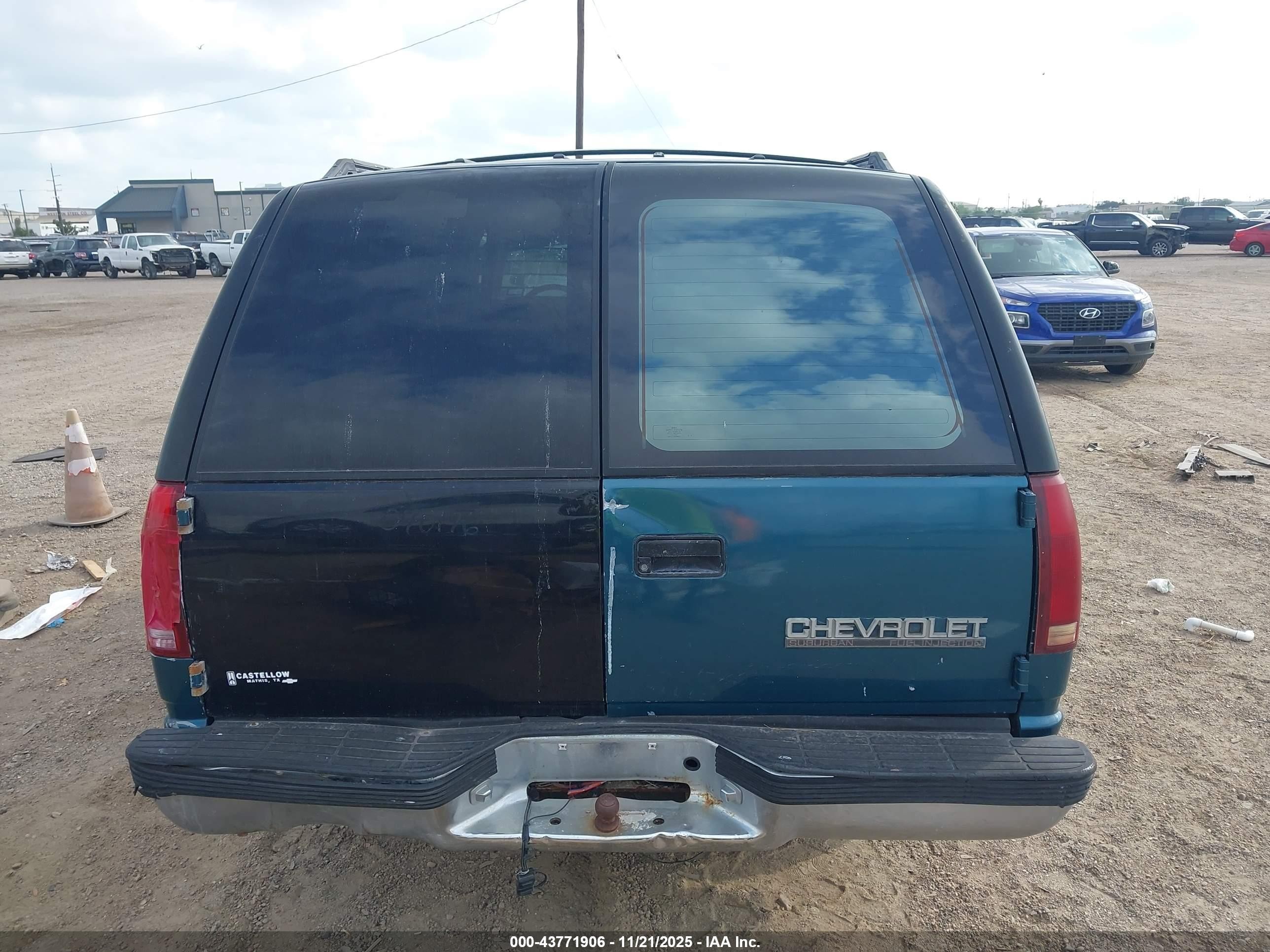 1993 Chevrolet Suburban C1500 Green vin: 1GNEC16K4PJ320252