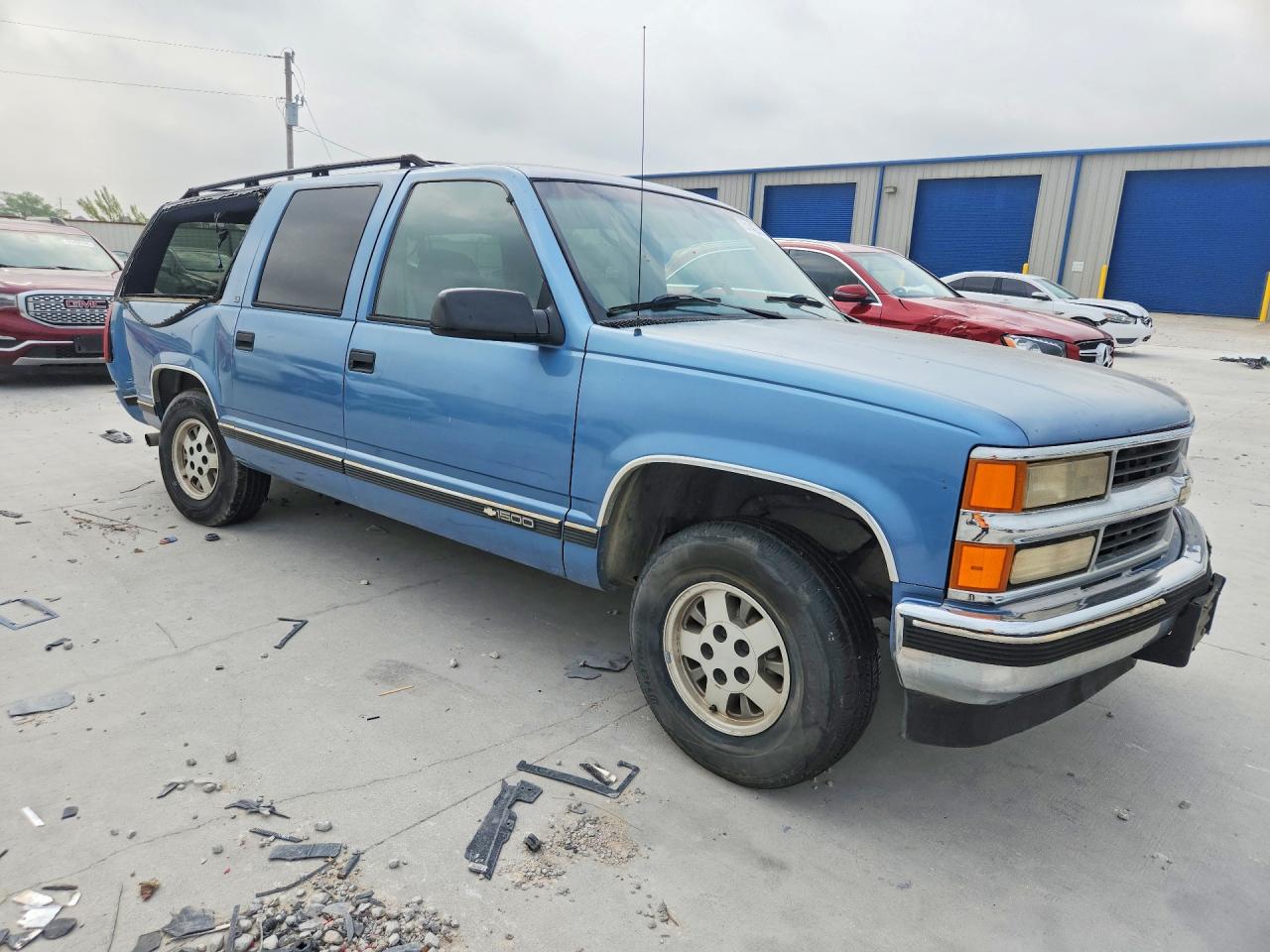 1995 Chevrolet Suburban C1500 Blue vin: 1GNEC16K4SJ318879