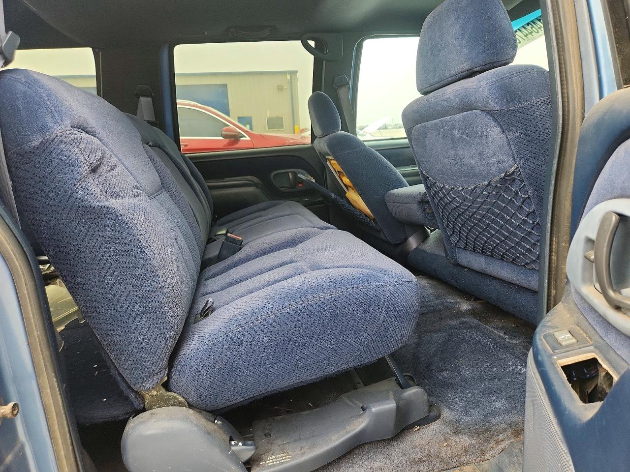 1995 Chevrolet Suburban C1500 Blue vin: 1GNEC16K4SJ318879