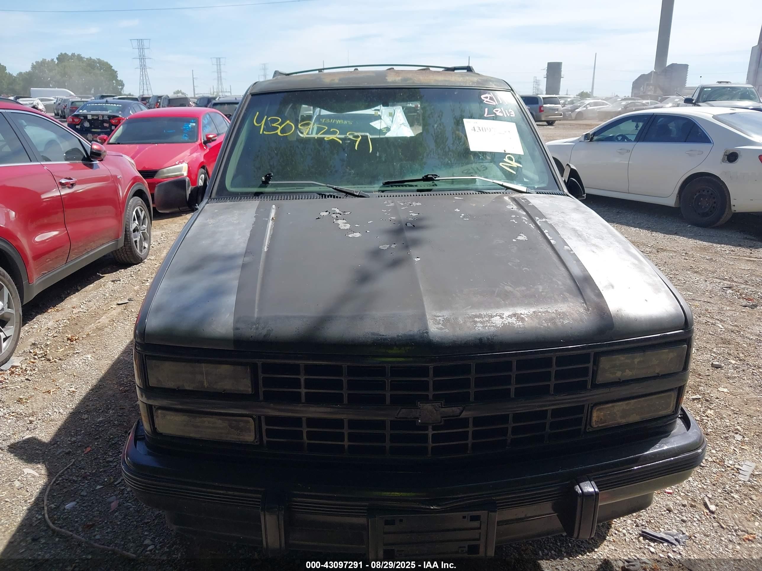 1993 Chevrolet Suburban C1500 Silver vin: 1GNEC16K6PJ375804