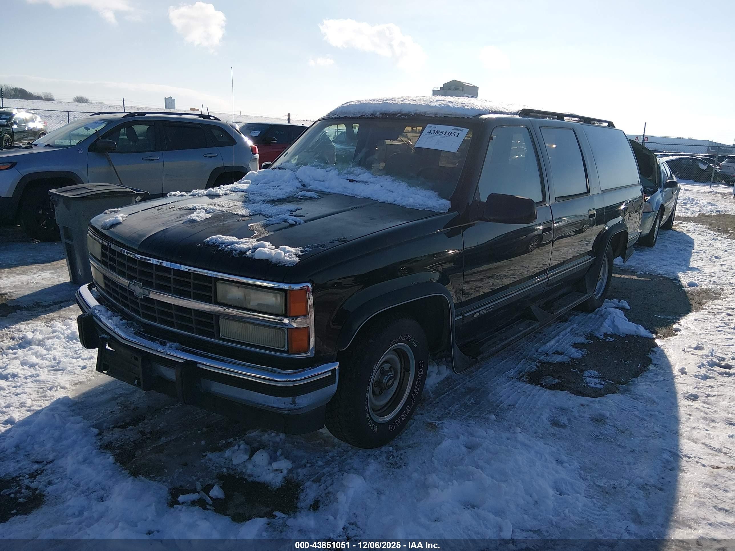 1993 Chevrolet Suburban C1500 Black vin: 1GNEC16K7PJ307382