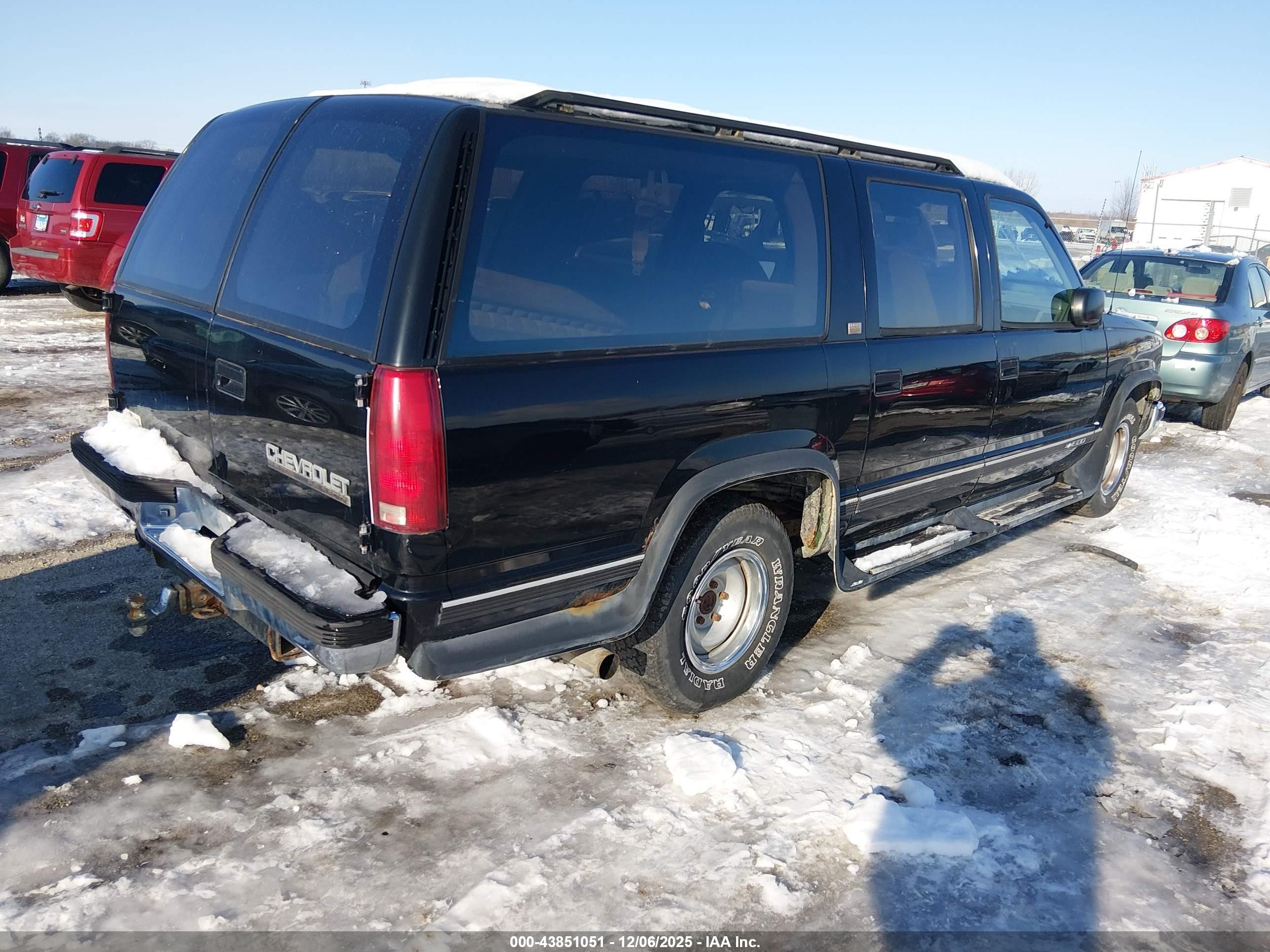 1993 Chevrolet Suburban C1500 Black vin: 1GNEC16K7PJ307382