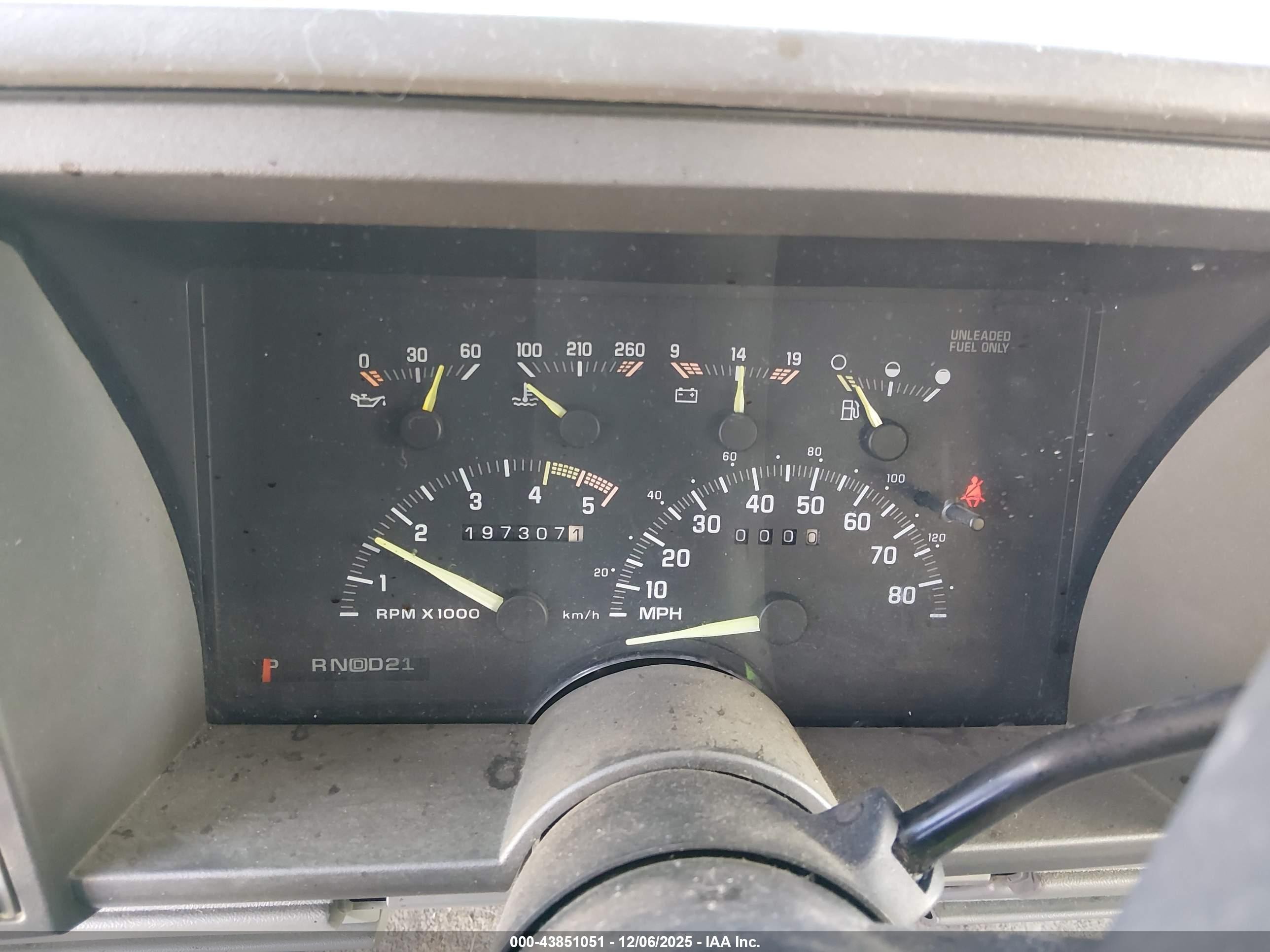 1993 Chevrolet Suburban C1500 Black vin: 1GNEC16K7PJ307382