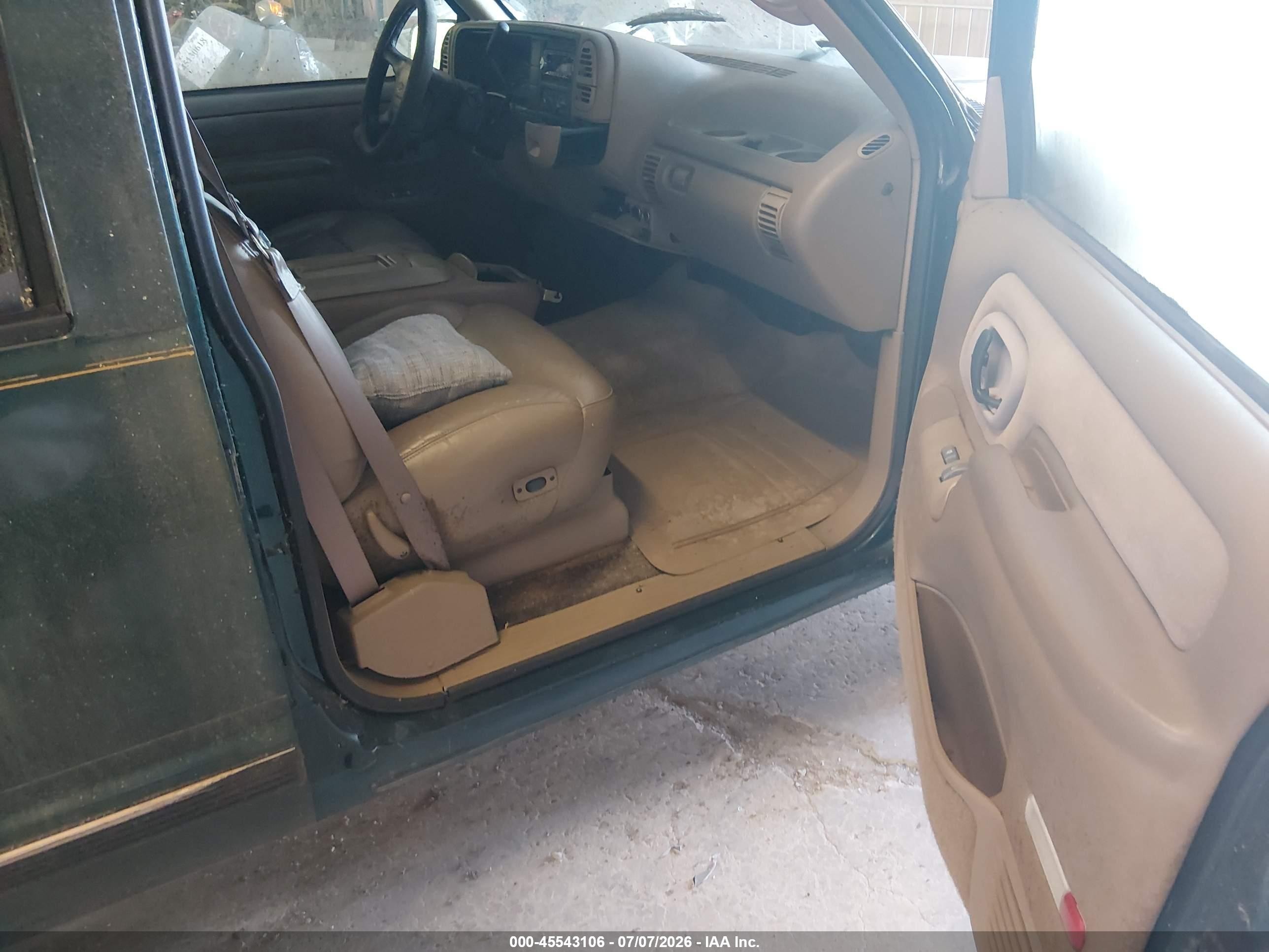 1995 Chevrolet Suburban C1500 Green vin: 1GNEC16K7SJ327124
