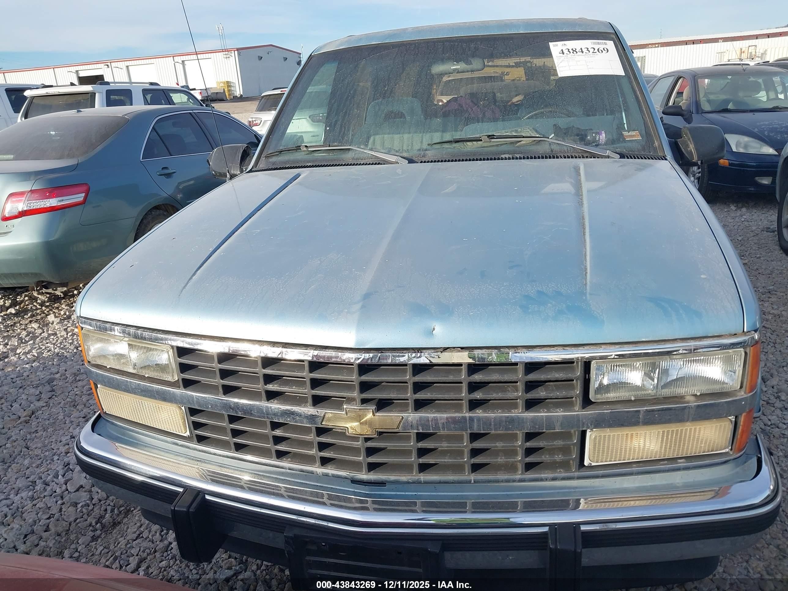 1993 Chevrolet Suburban C1500 Blue vin: 1GNEC16K8PJ330024