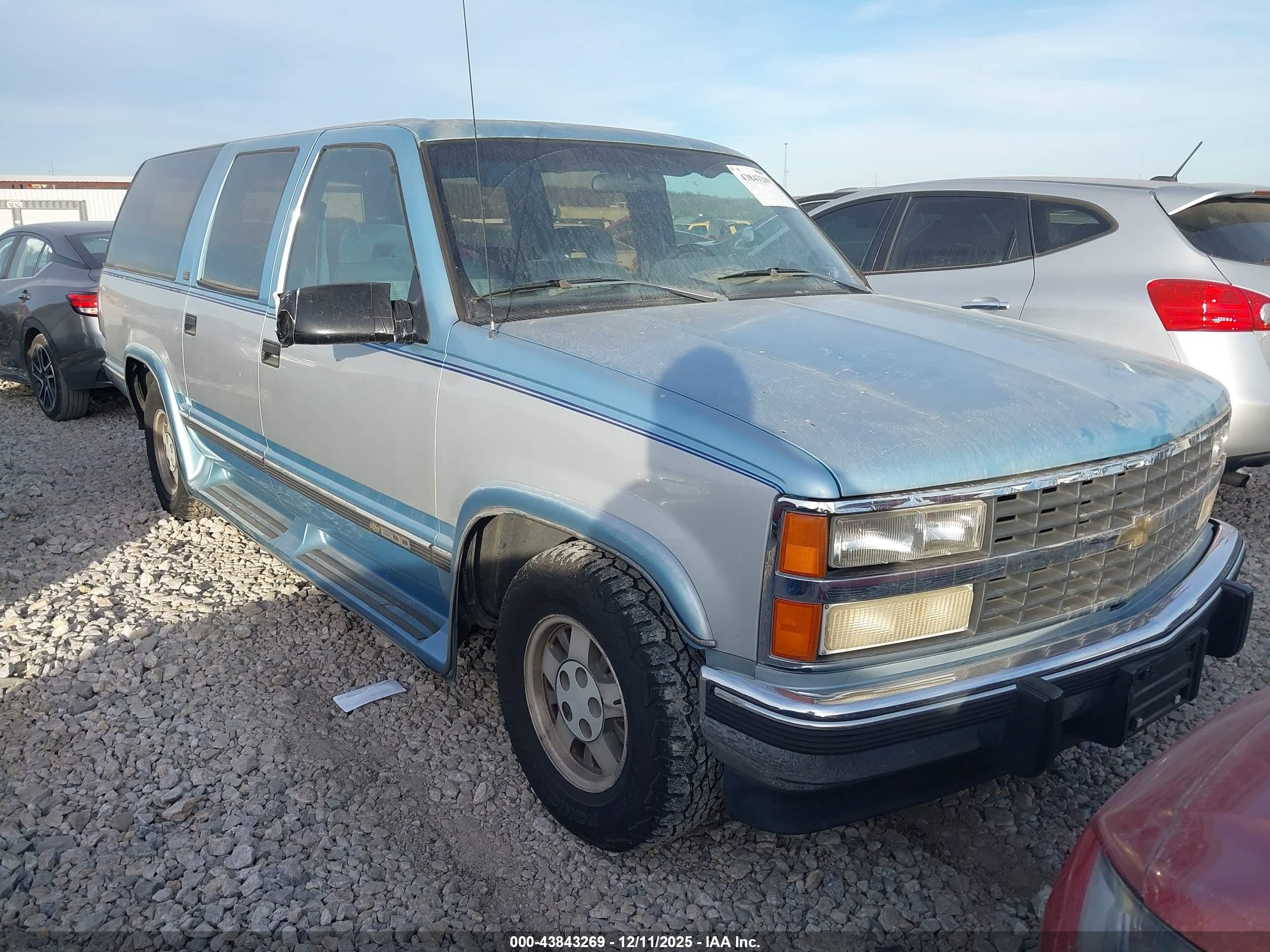 1993 Chevrolet Suburban C1500 Blue vin: 1GNEC16K8PJ330024