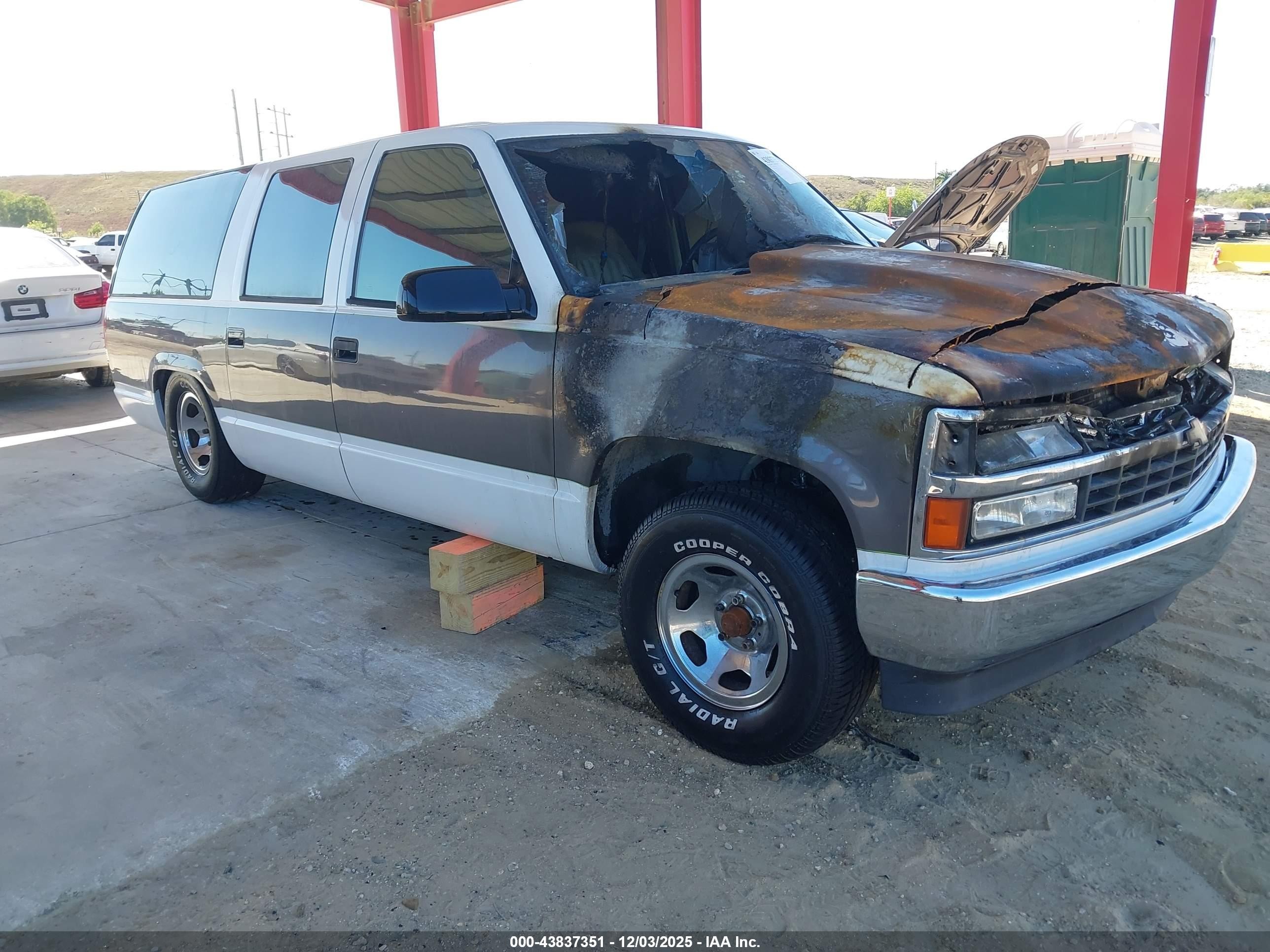 1993 Chevrolet Suburban C1500 Gray vin: 1GNEC16K9PJ323342
