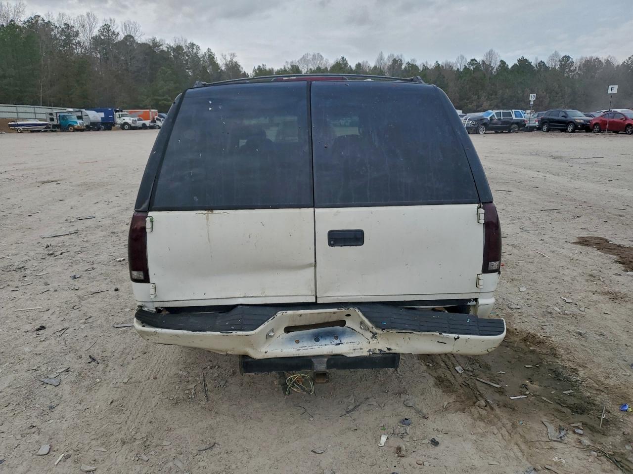 1995 Chevrolet Suburban C1500 Белый vin: 1GNEC16KXSJ342295