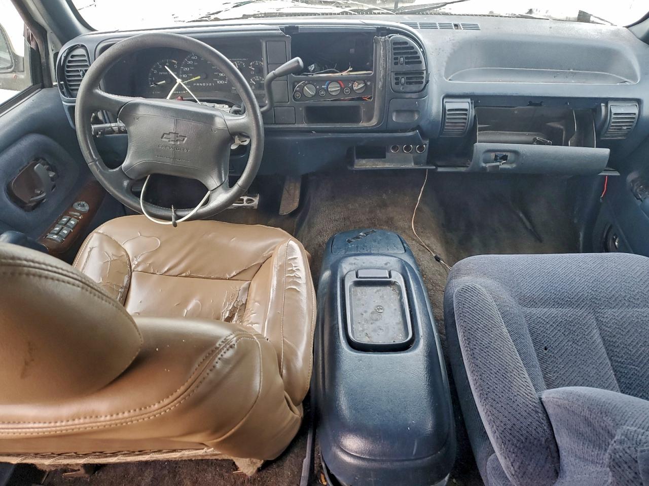 1995 Chevrolet Suburban C1500 Белый vin: 1GNEC16KXSJ342295