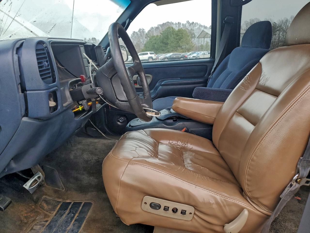 1995 Chevrolet Suburban C1500 Белый vin: 1GNEC16KXSJ342295