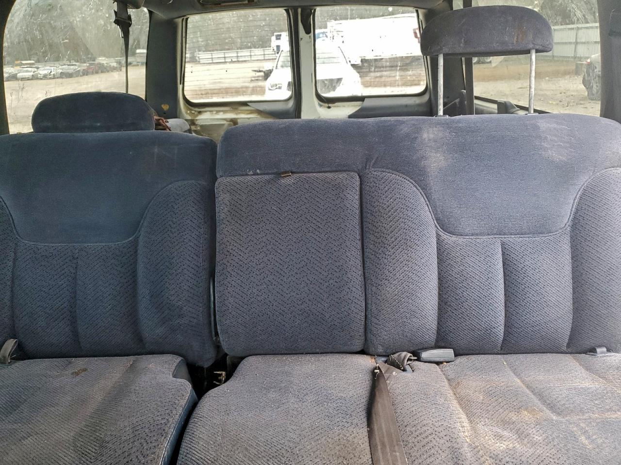 1995 Chevrolet Suburban C1500 Белый vin: 1GNEC16KXSJ342295