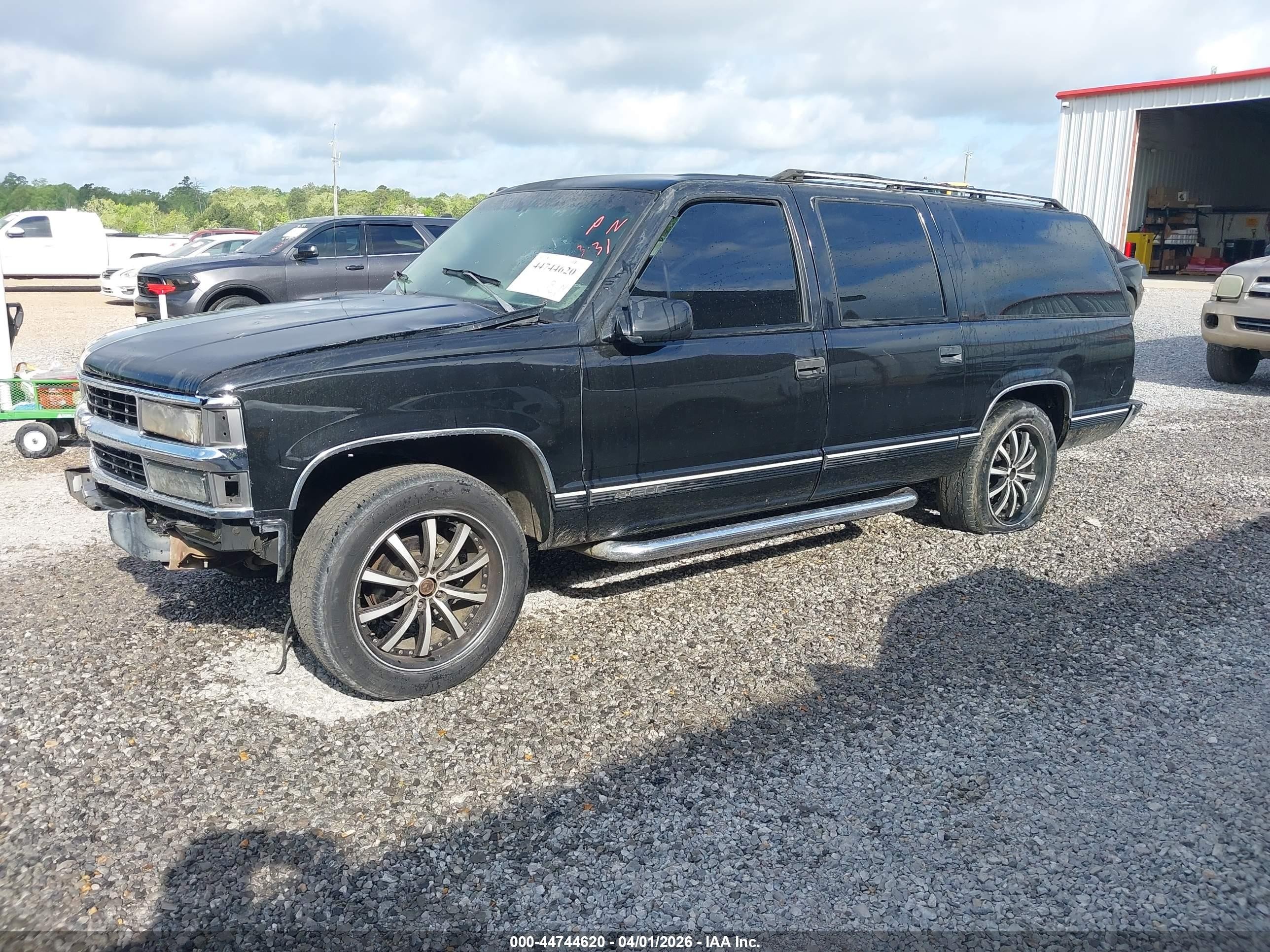 1995 Chevrolet Suburban C1500 Черный vin: 1GNEC16KXSJ360361