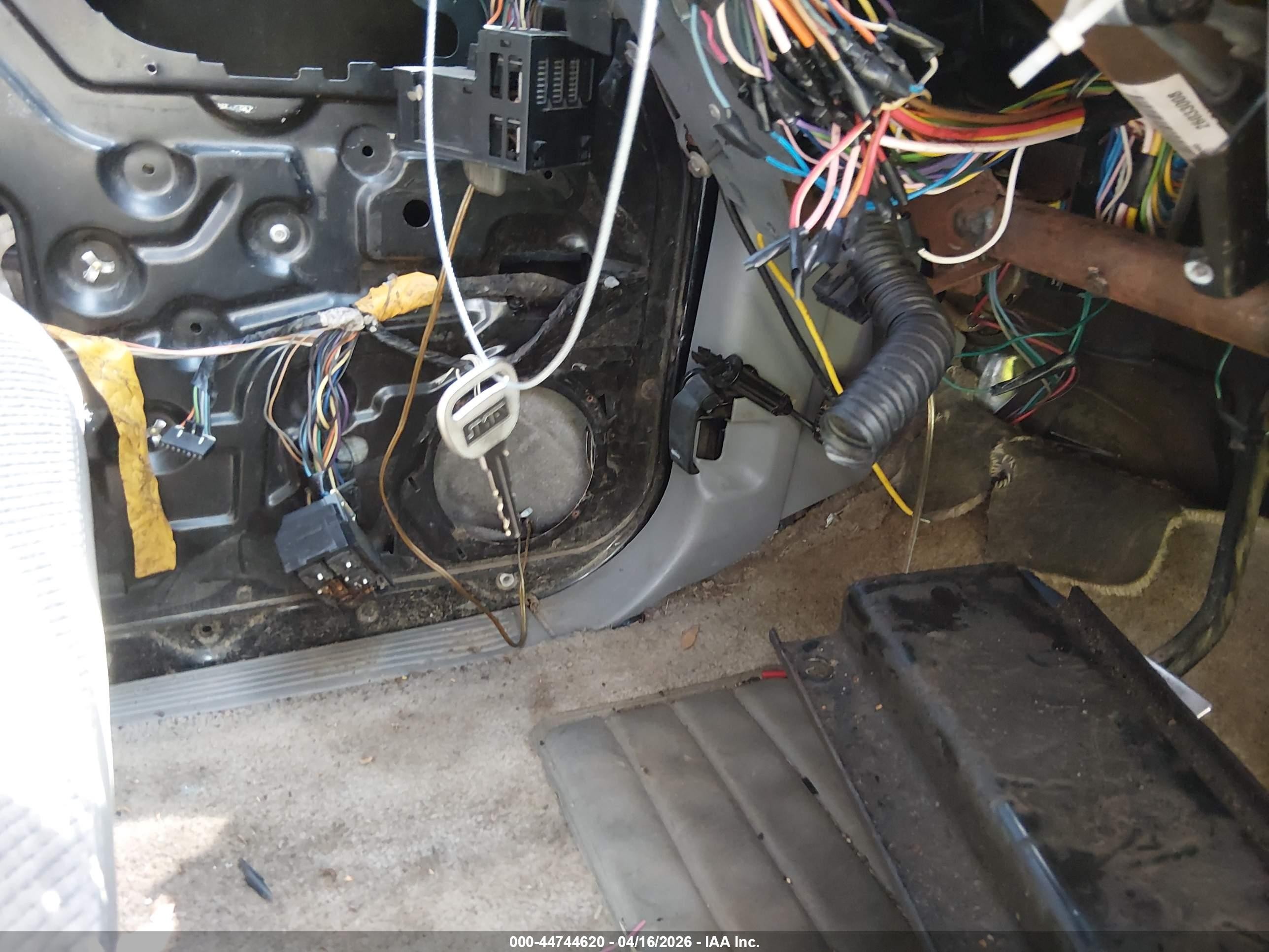 1995 Chevrolet Suburban C1500 Черный vin: 1GNEC16KXSJ360361