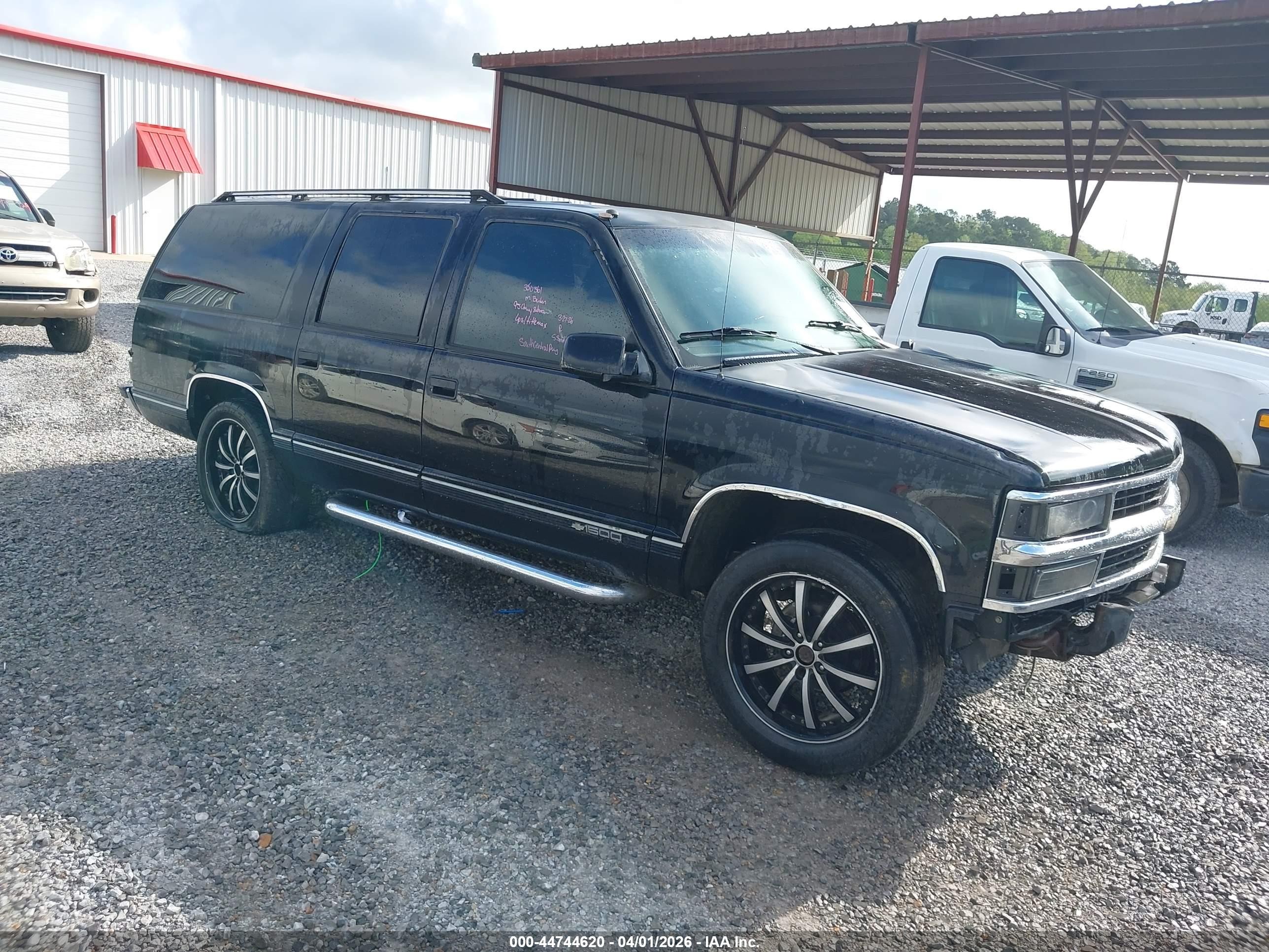 1995 Chevrolet Suburban C1500 Black vin: 1GNEC16KXSJ360361