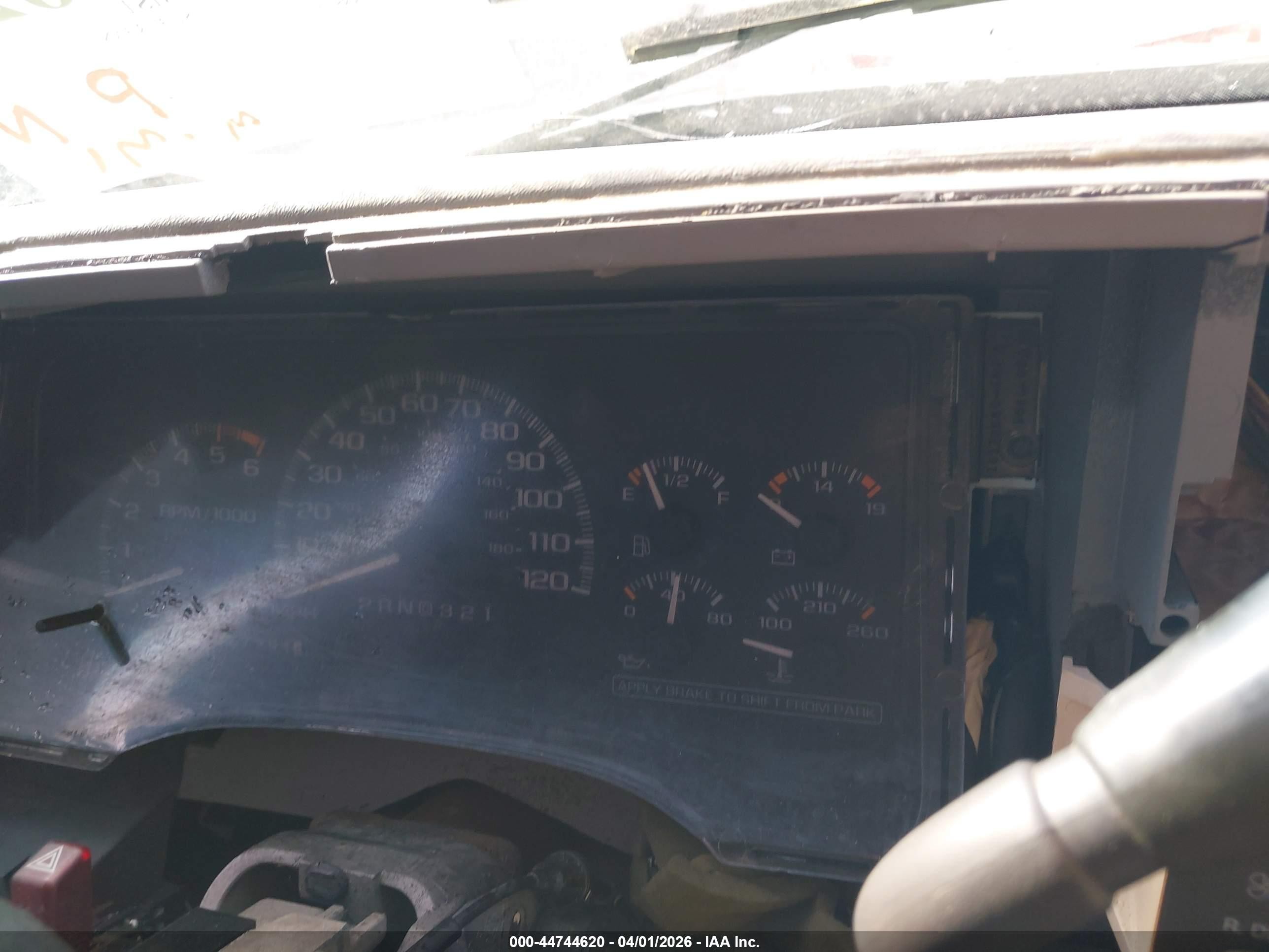 1995 Chevrolet Suburban C1500 Черный vin: 1GNEC16KXSJ360361