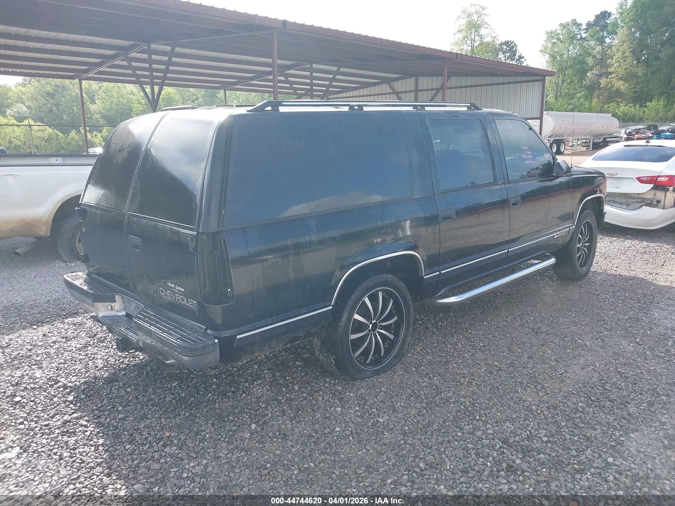 1995 Chevrolet Suburban C1500 Черный vin: 1GNEC16KXSJ360361