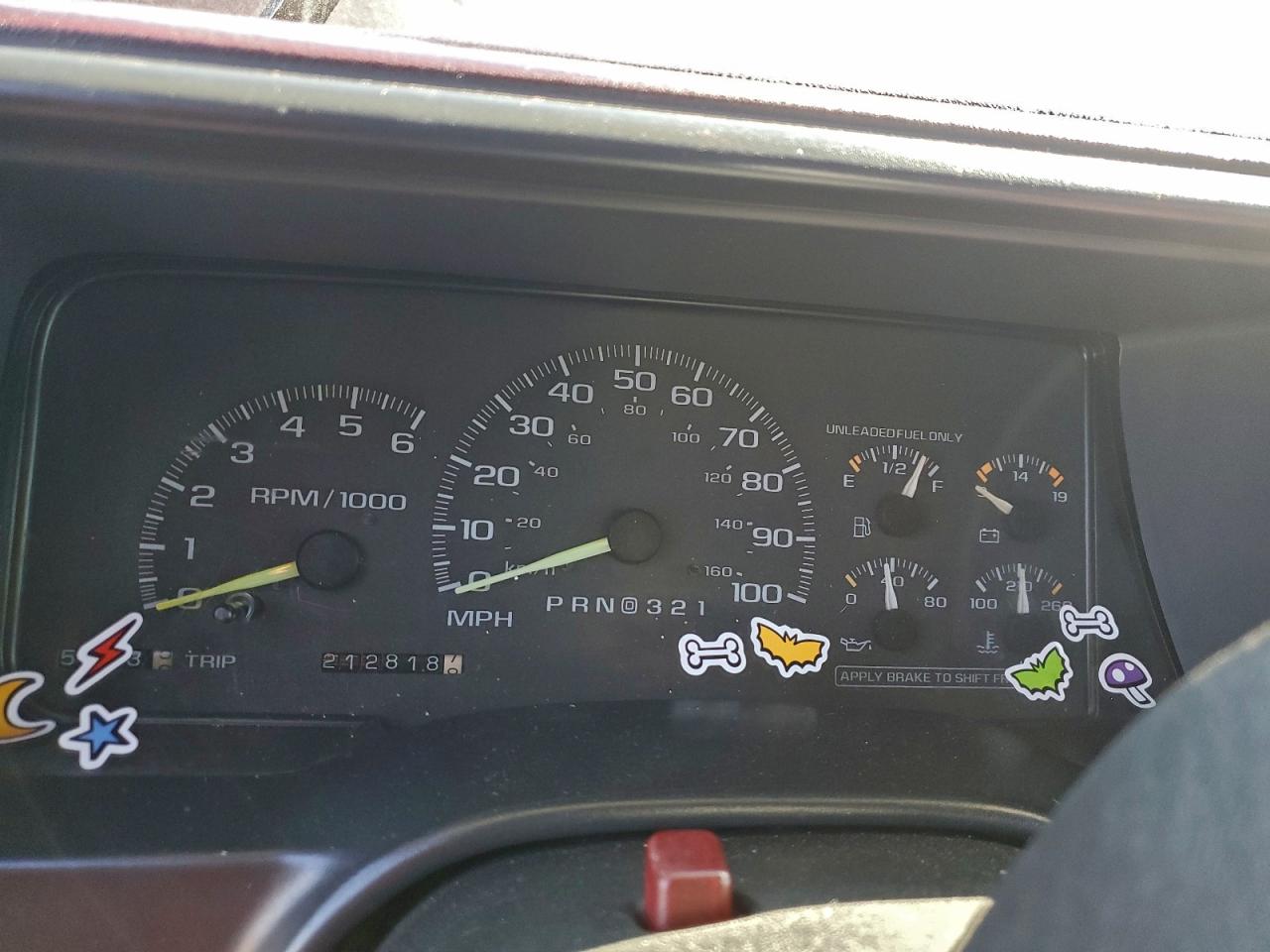1997 Chevrolet Suburban C1500 Two Tone vin: 1GNEC16R1VJ418388