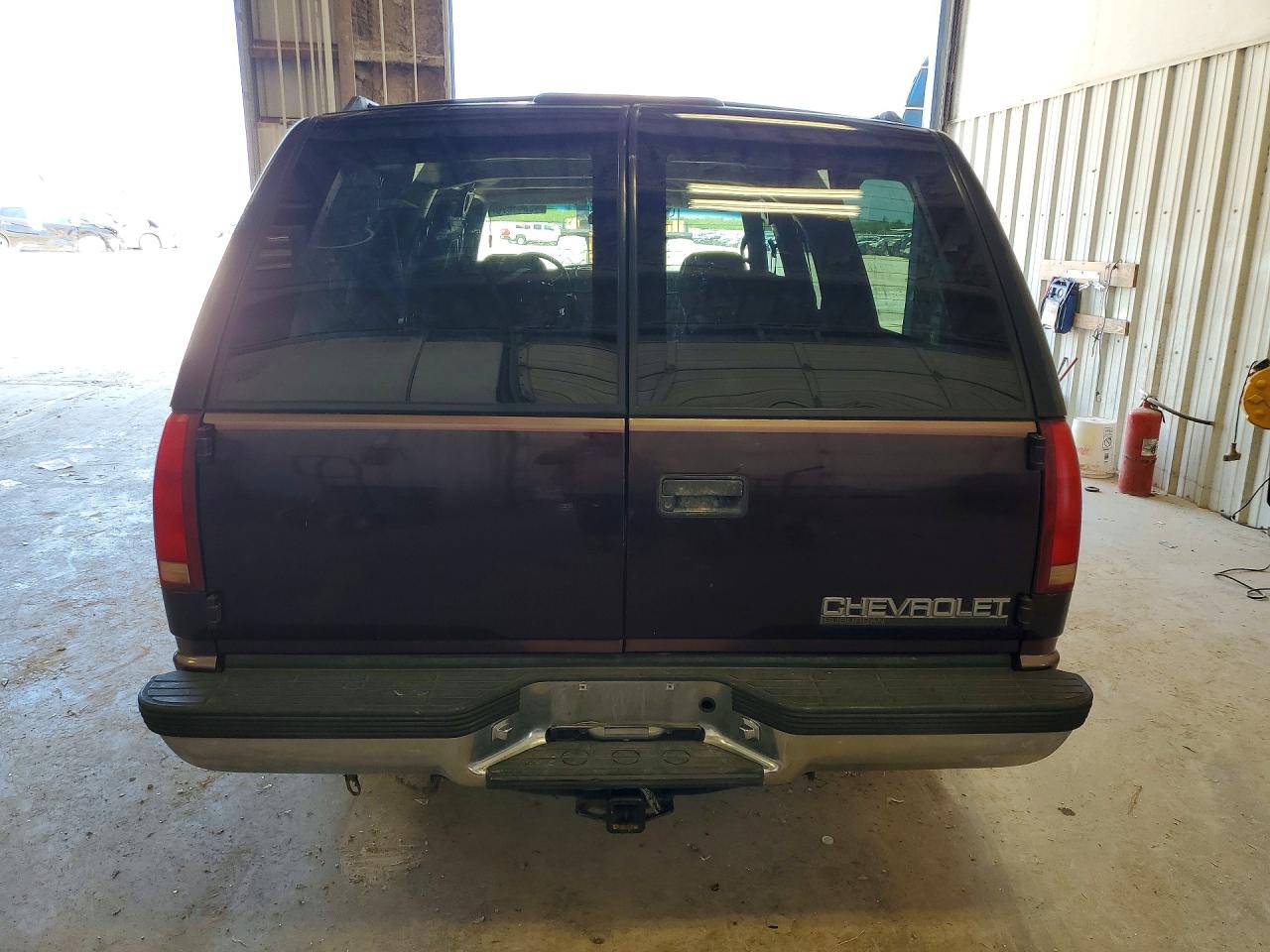 1997 Chevrolet Suburban C1500 Burgundy vin: 1GNEC16R2VJ412275