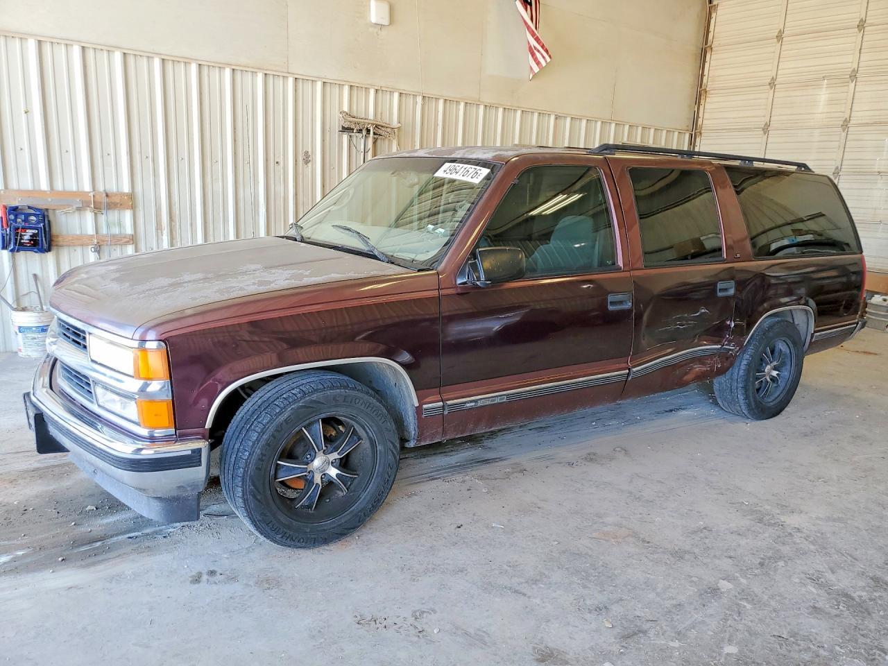 1997 Chevrolet Suburban C1500 Burgundy vin: 1GNEC16R2VJ412275