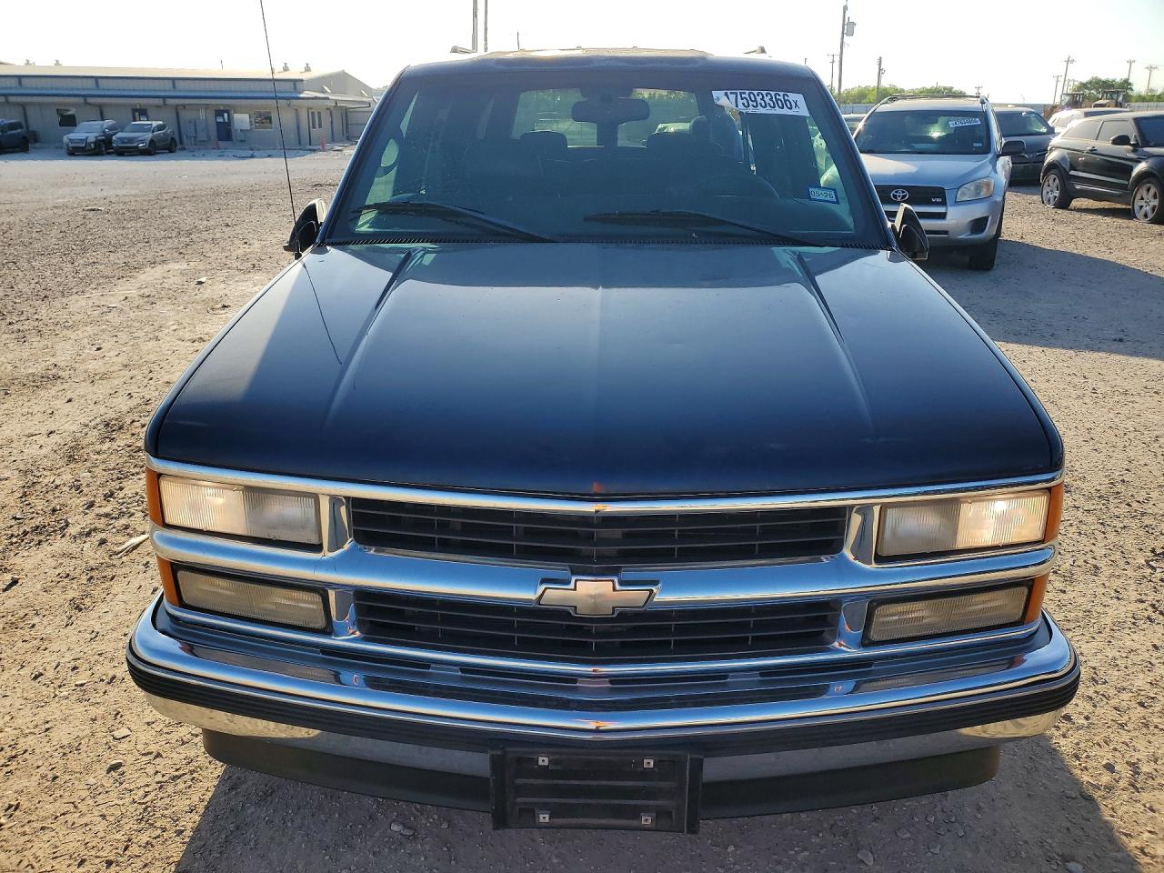 1998 Chevrolet Suburban C1500 Blue vin: 1GNEC16R3WJ336924