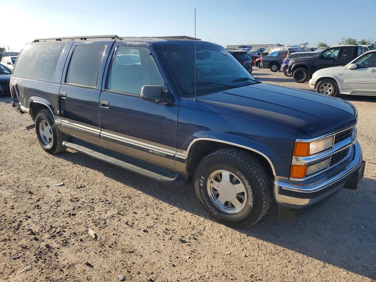 1998 Chevrolet Suburban C1500 Blue vin: 1GNEC16R3WJ336924