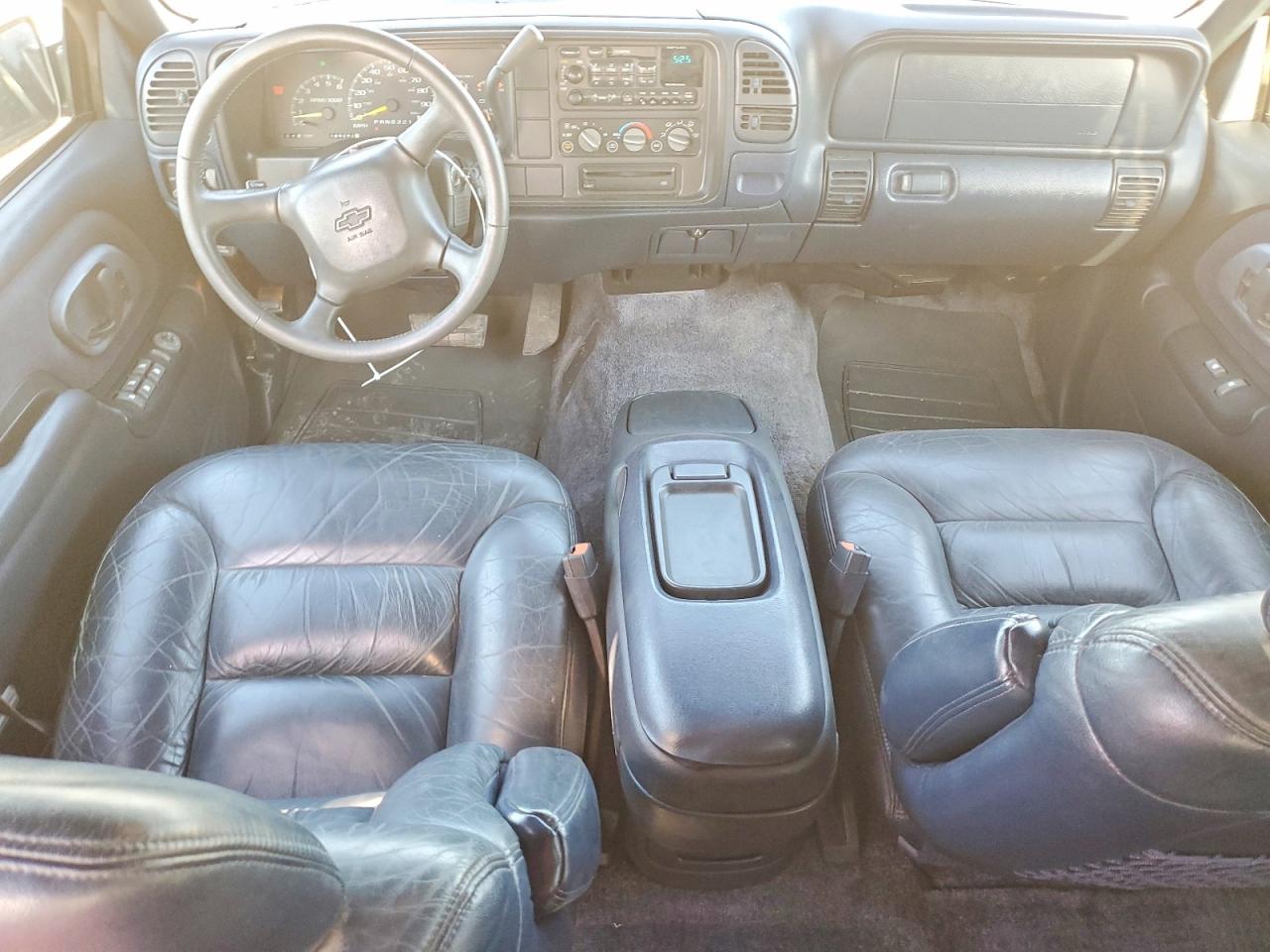 1998 Chevrolet Suburban C1500 Blue vin: 1GNEC16R3WJ336924