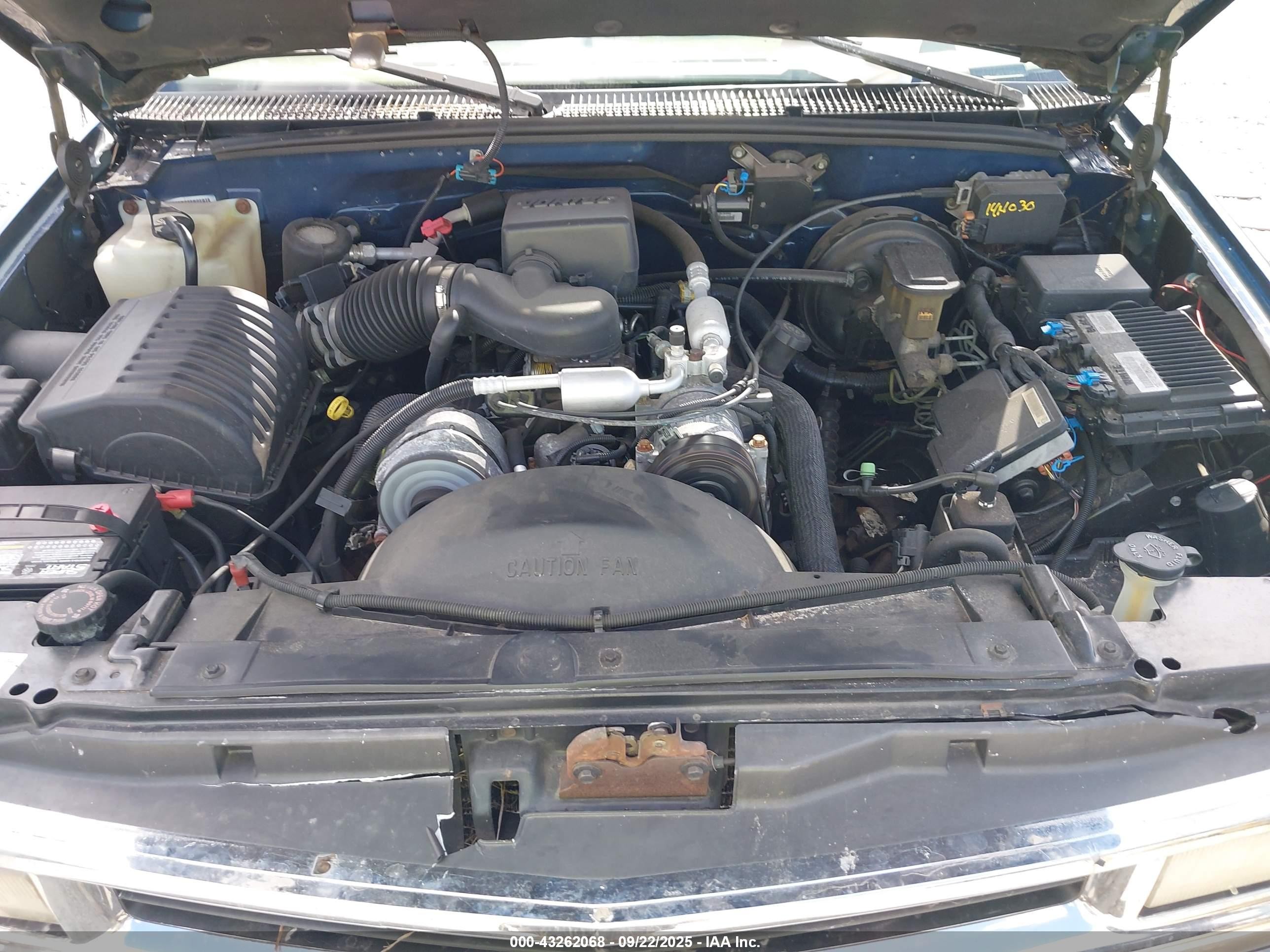 1998 Chevrolet Suburban 1500   Blue vin: 1GNEC16R5WJ301978