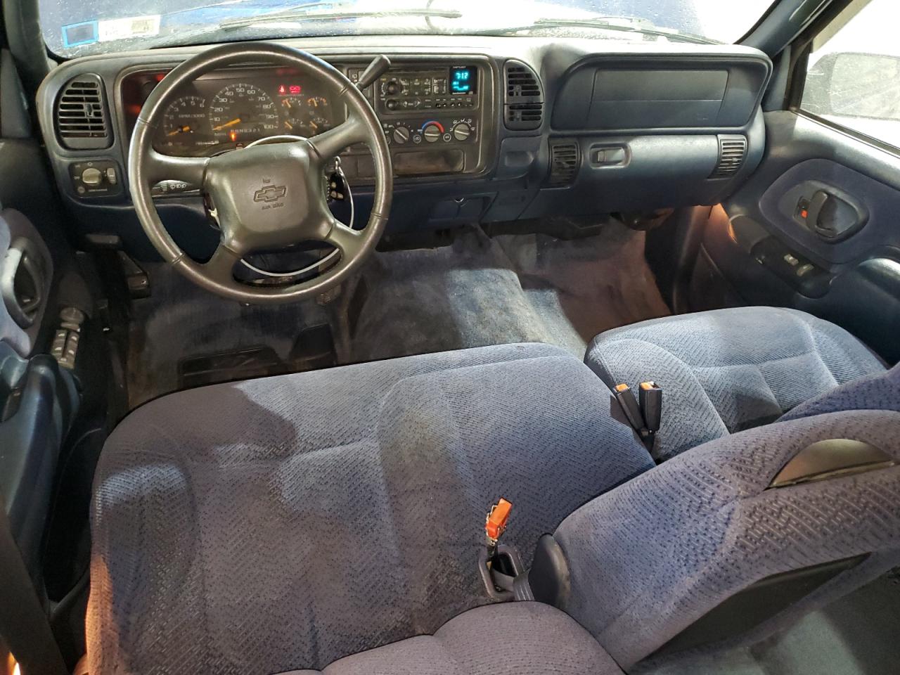 1998 Chevrolet Suburban C1500 Blue vin: 1GNEC16R5WJ361307