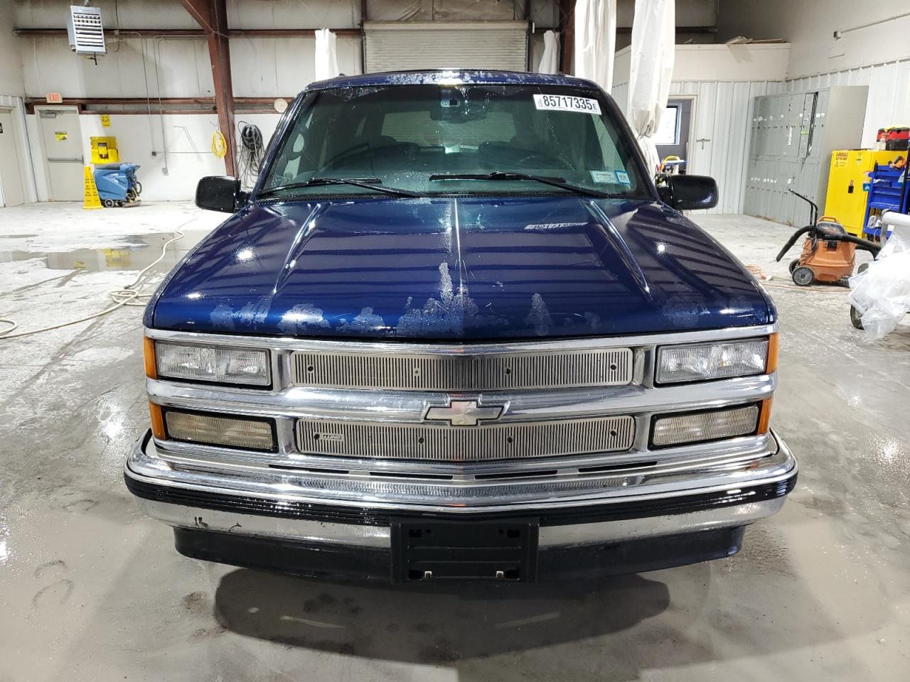 1998 Chevrolet Suburban C1500 Blue vin: 1GNEC16R5WJ361307