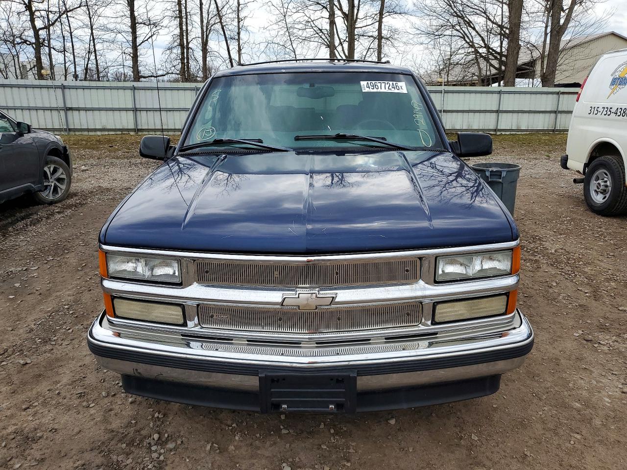 1998 Chevrolet Suburban C1500 Blue vin: 1GNEC16R5WJ361307