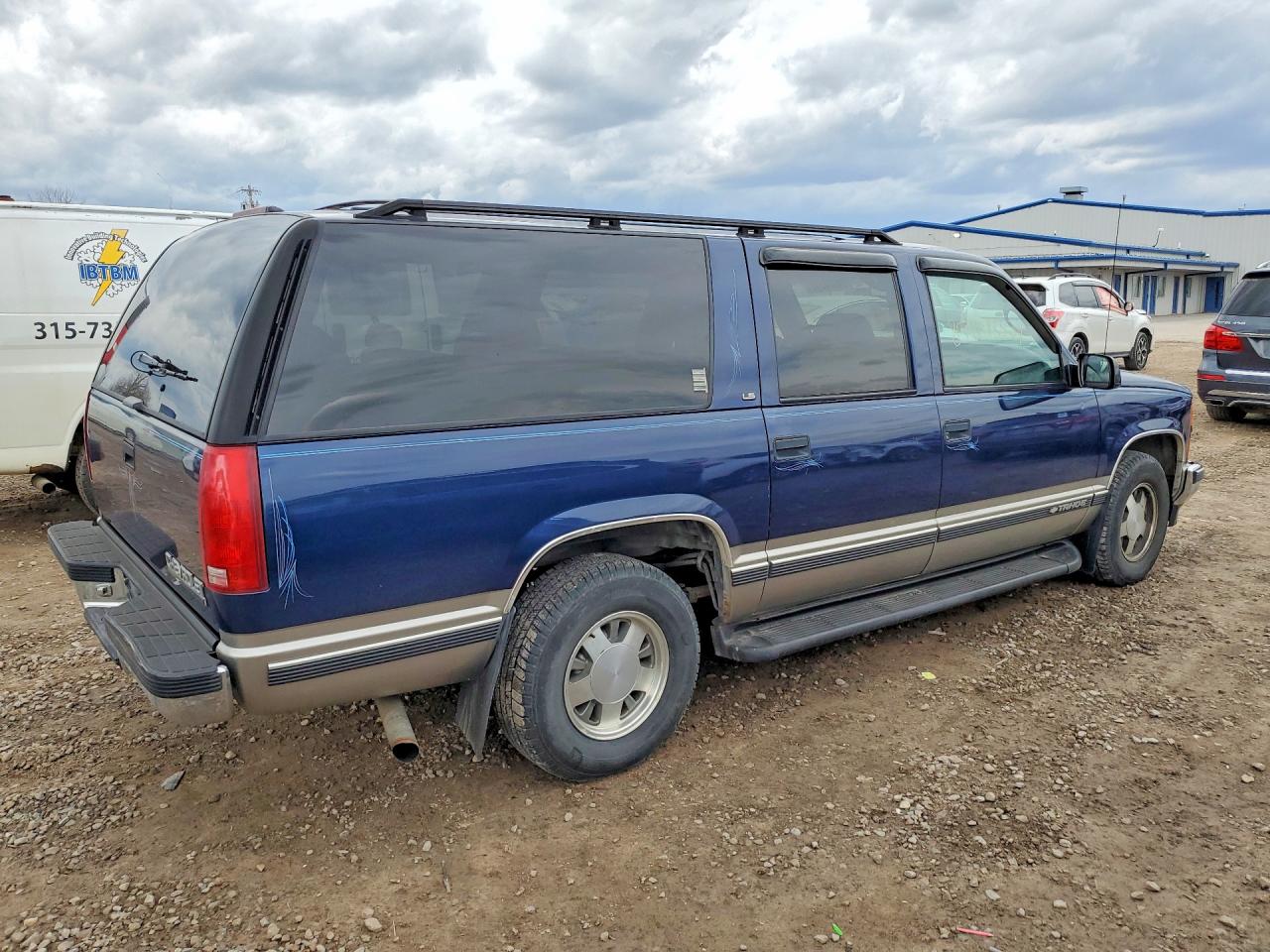 1998 Chevrolet Suburban C1500 Blue vin: 1GNEC16R5WJ361307