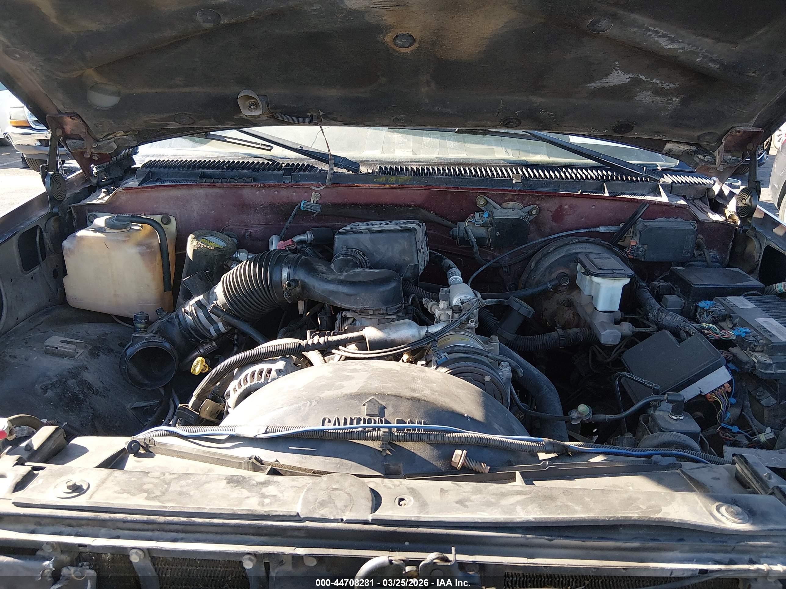 1998 Chevrolet Suburban 1500   Burgundy vin: 1GNEC16R6WJ326565