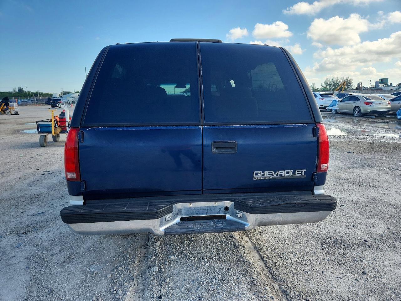 1997 Chevrolet Suburban C1500 Blue vin: 1GNEC16R9VJ370719