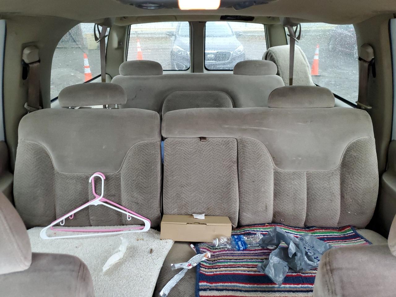 1997 Chevrolet Suburban C1500 White vin: 1GNEC16R9VJ383082