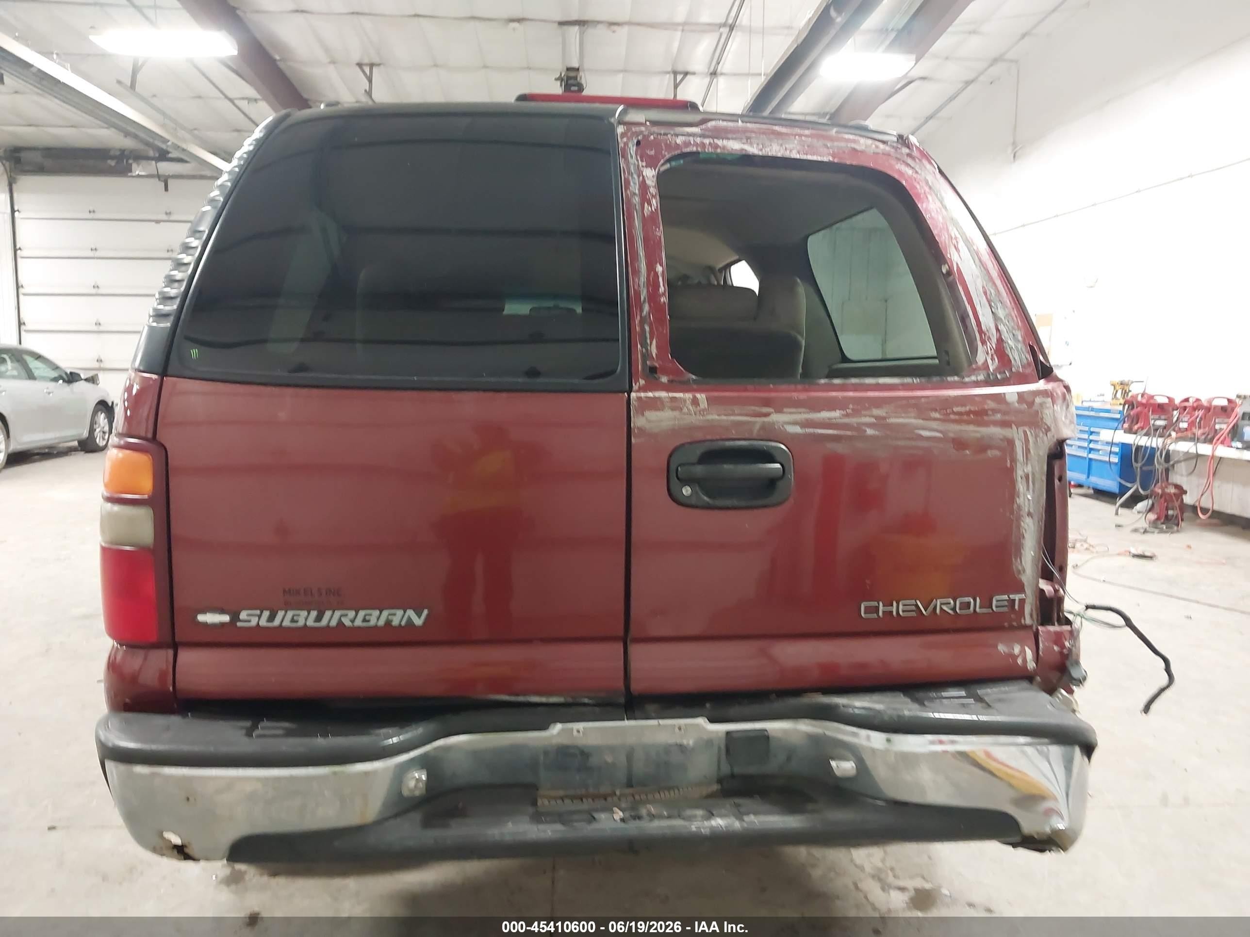 2001 Chevrolet Suburban 1500   Red vin: 1GNEC16T31J287227
