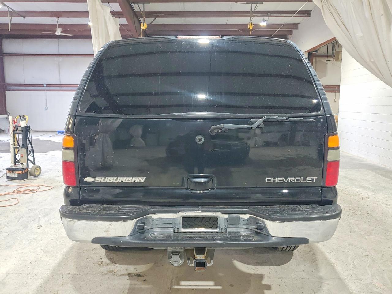 2004 Chevrolet Suburban C1500 Black vin: 1GNEC16T34J137087