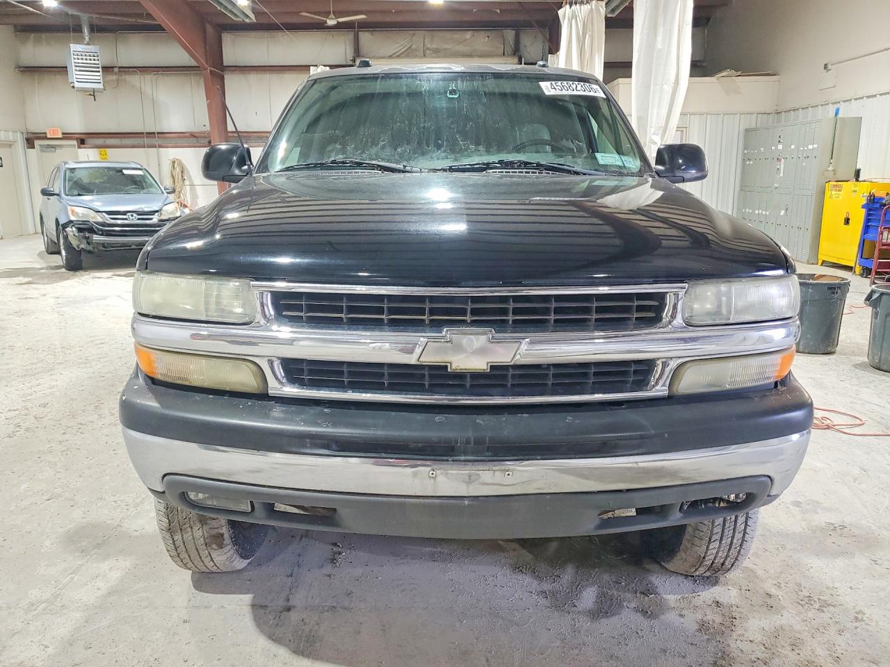 2004 Chevrolet Suburban C1500 Black vin: 1GNEC16T34J137087