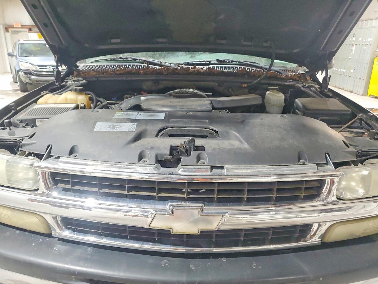 2004 Chevrolet Suburban C1500 Black vin: 1GNEC16T34J137087