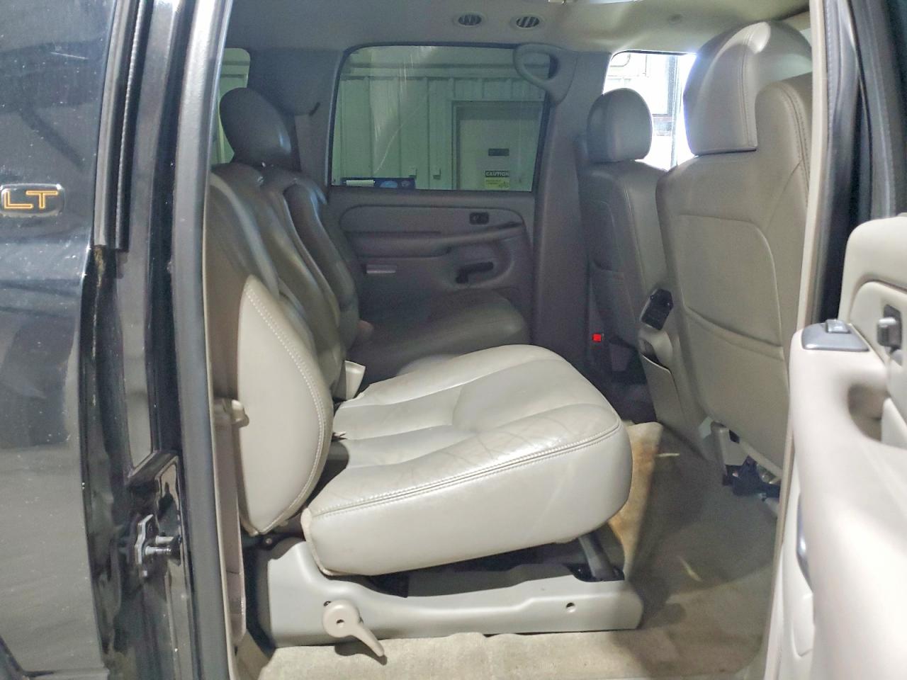 2004 Chevrolet Suburban C1500 Black vin: 1GNEC16T34J137087
