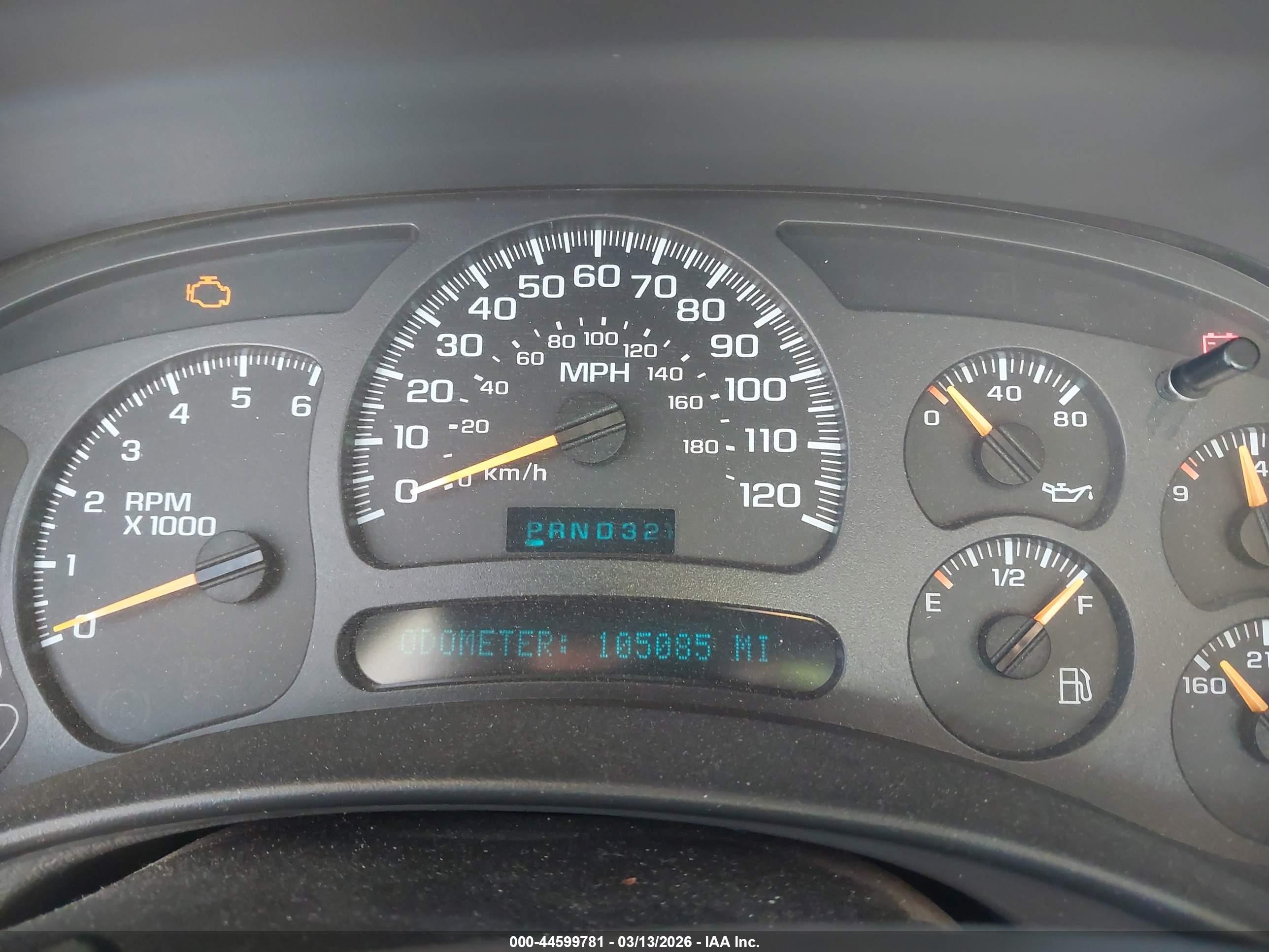2004 Chevrolet Suburban 1500 Ls White vin: 1GNEC16T44J109184
