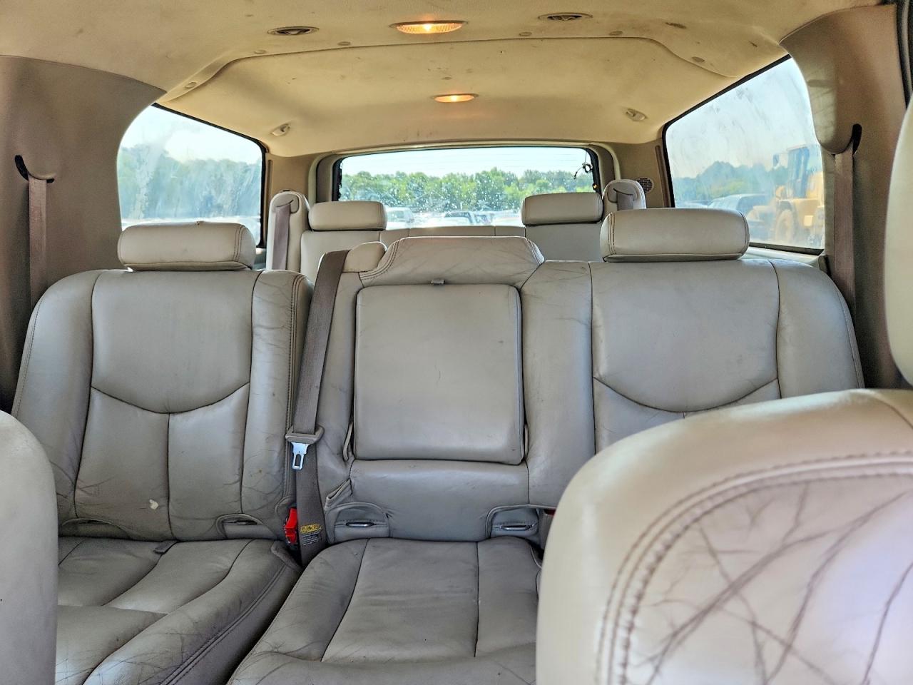 2004 Chevrolet Suburban C1500 Green vin: 1GNEC16T64J199373