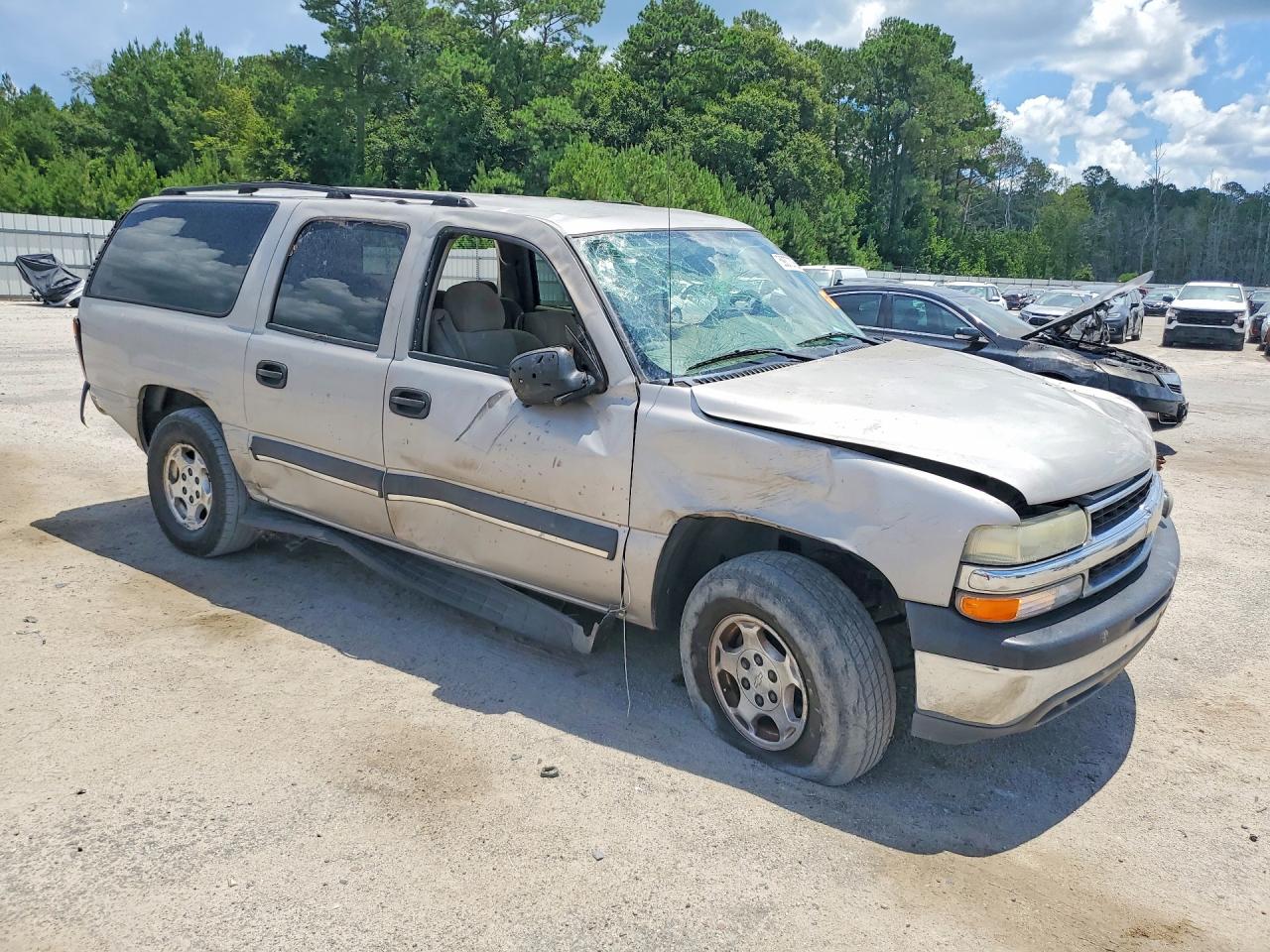 2004 Chevrolet Suburban C1500 Beige vin: 1GNEC16Z04J110935