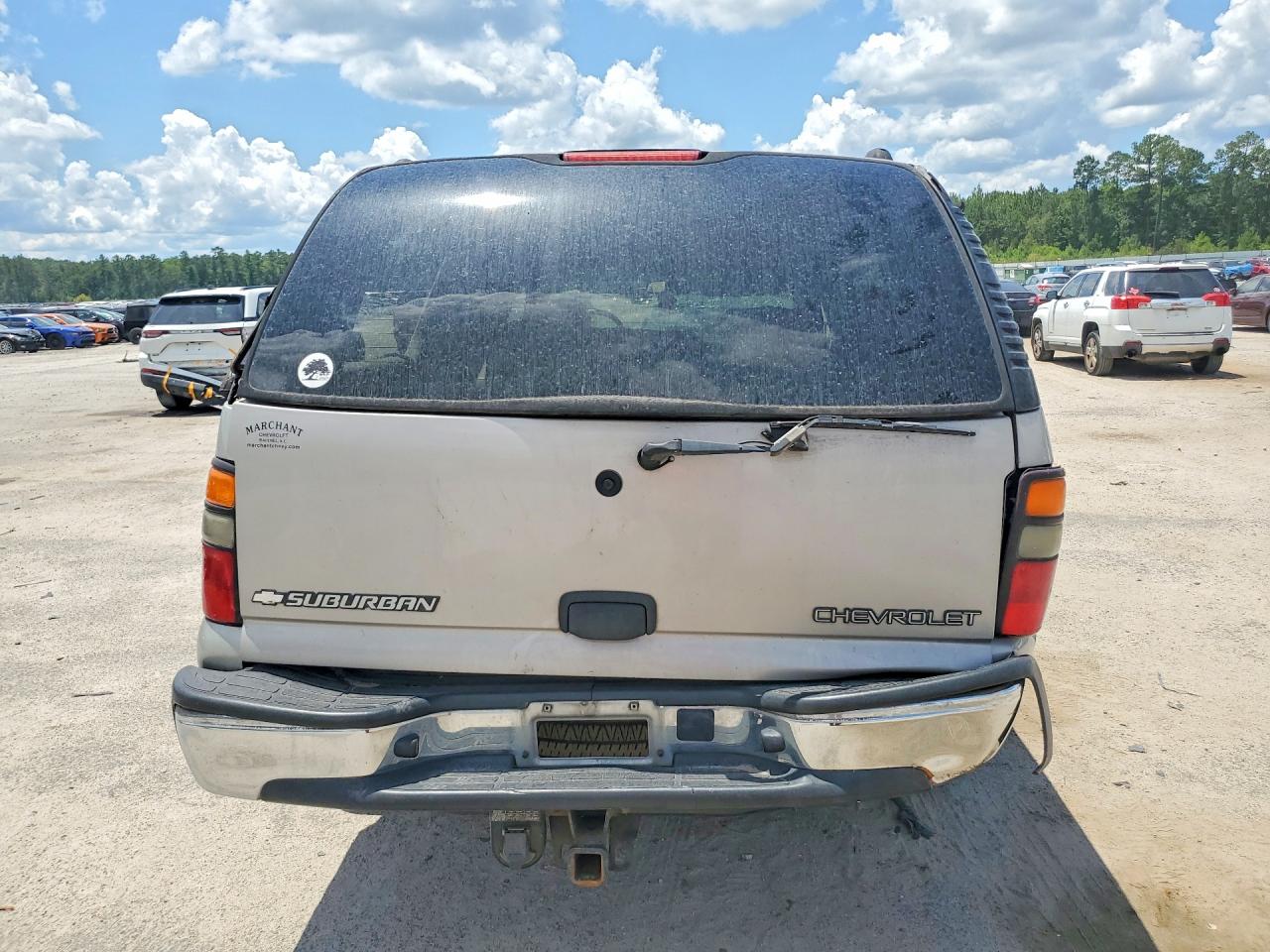 2004 Chevrolet Suburban C1500 Beige vin: 1GNEC16Z04J110935