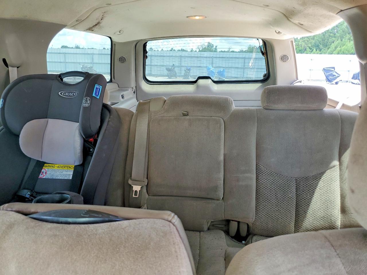2004 Chevrolet Suburban C1500 Beige vin: 1GNEC16Z04J110935